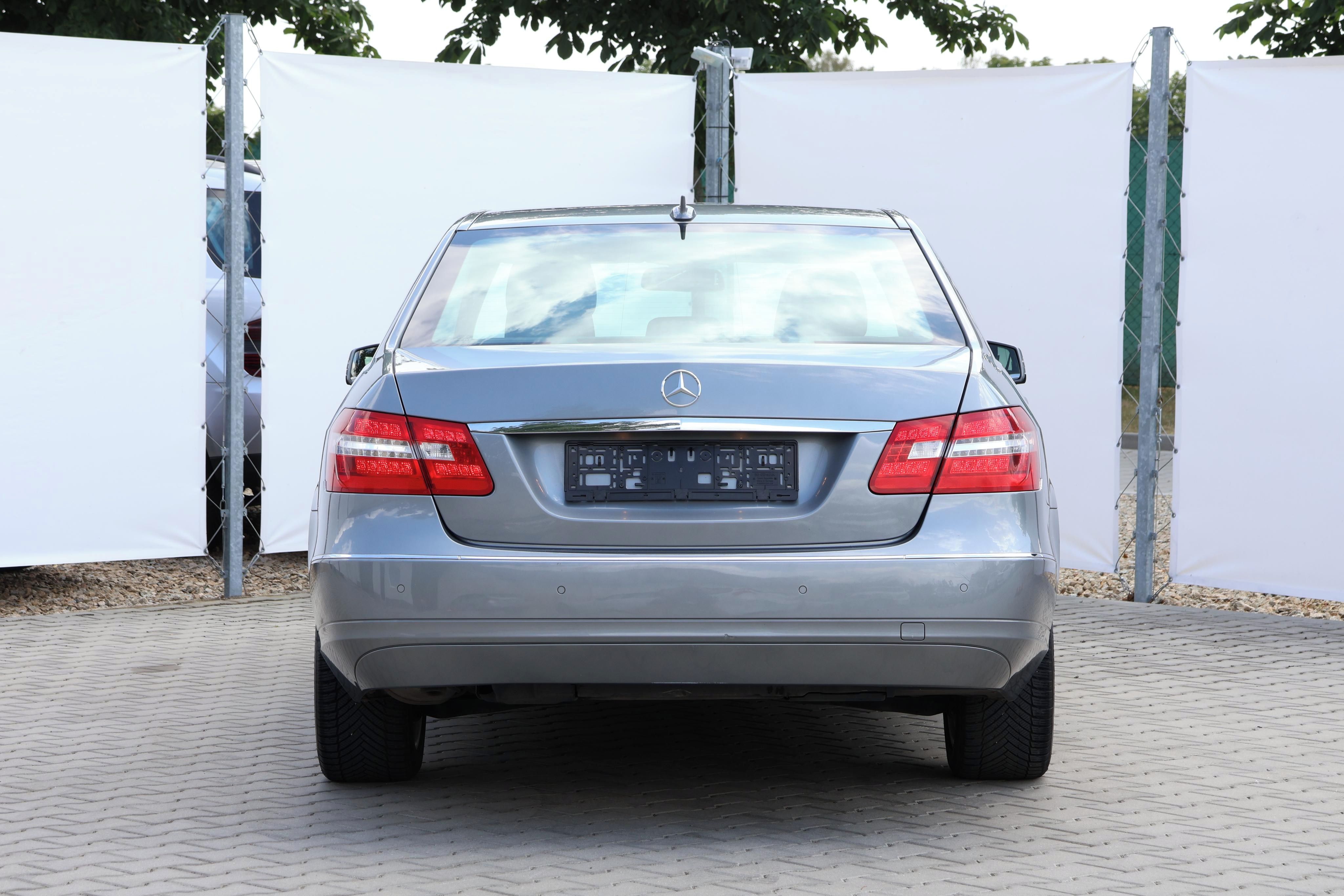 Mercedes-Benz Třídy E, 220CDI*125kW*AT*ČR*PĚKNÝ STAV - fotka 5