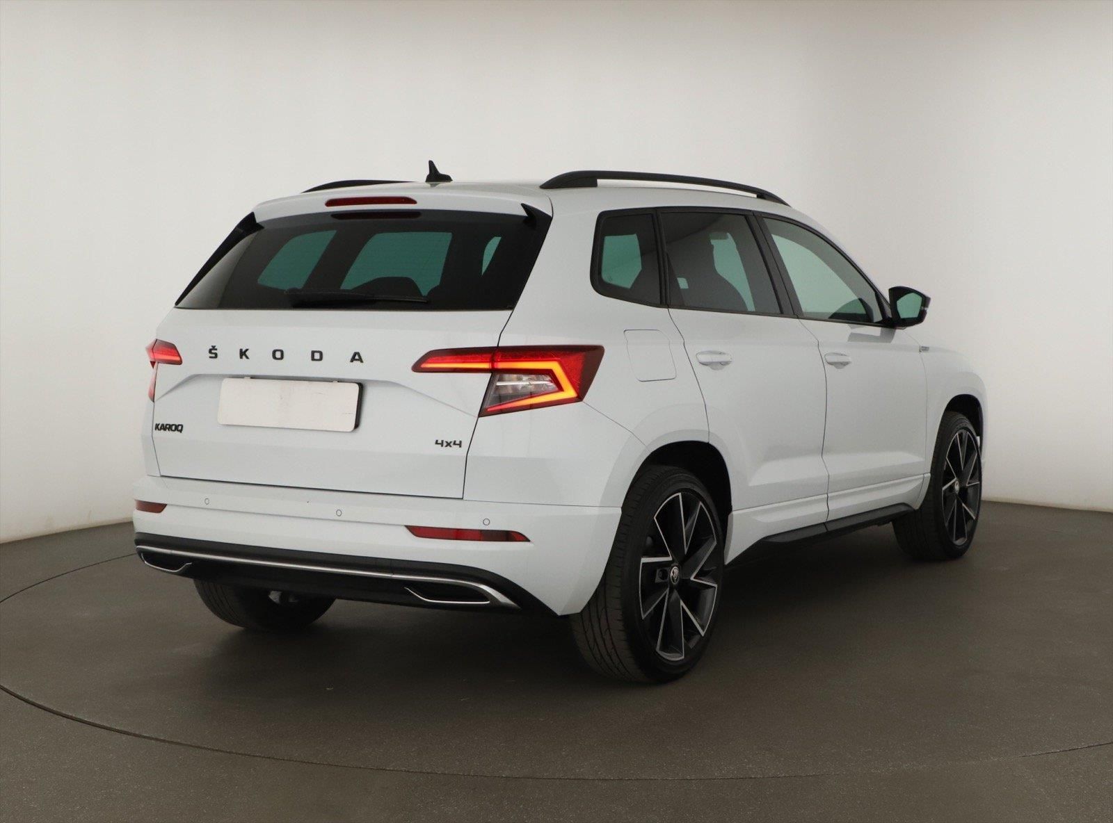 Škoda Karoq, 2.0 TDI, Sportline, 4X4 - fotka 5