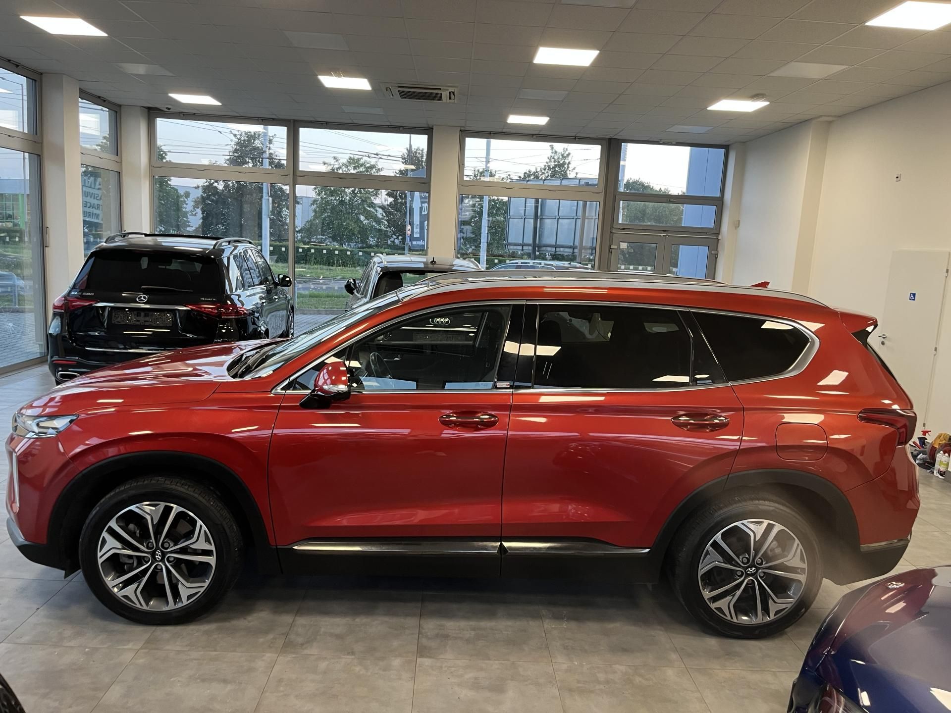 Hyundai Santa Fe, 2,2CRDI 4X4 NAVIGACE 7.MÍST - fotka 4