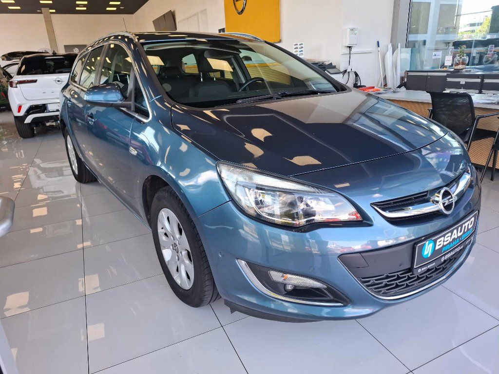 Opel Astra, 1.6 CDTI 81KW 2015 - fotka 2