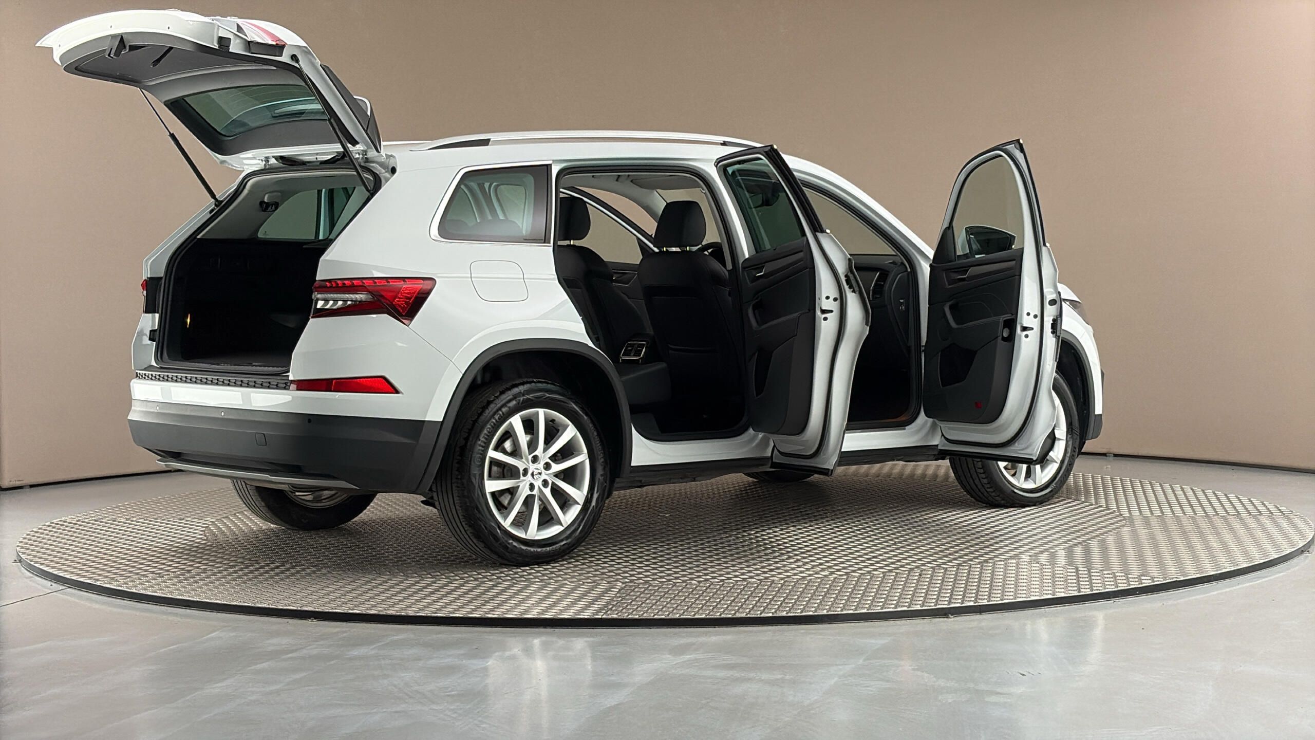 Škoda Kodiaq, 2.0 TDI DSG 4x4 Style - fotka 6