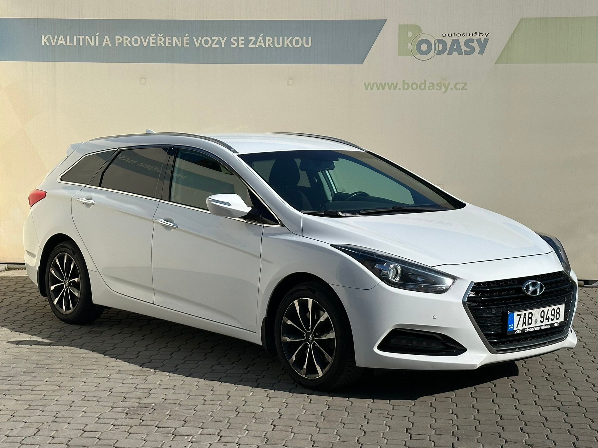 Hyundai i40, 1,7CRDi 104kw MAN ČR Nebourané