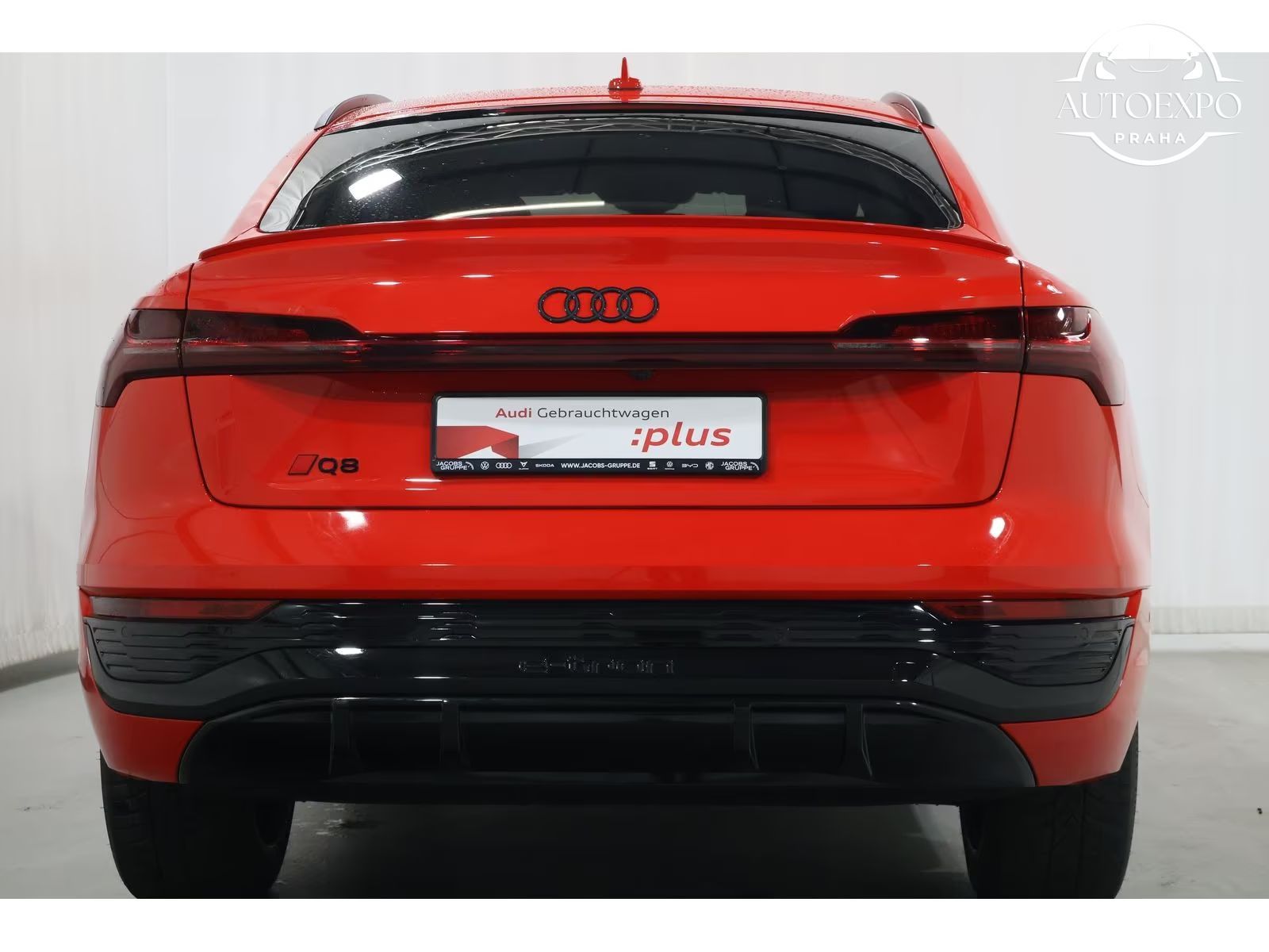 Audi Q8 e-tron, Sportback 55 quattro S line - fotka 4