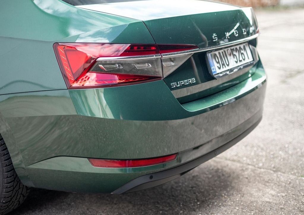 Škoda Superb, 1.5 TSi 110kW,Matrix LED,ojeté - fotka 2