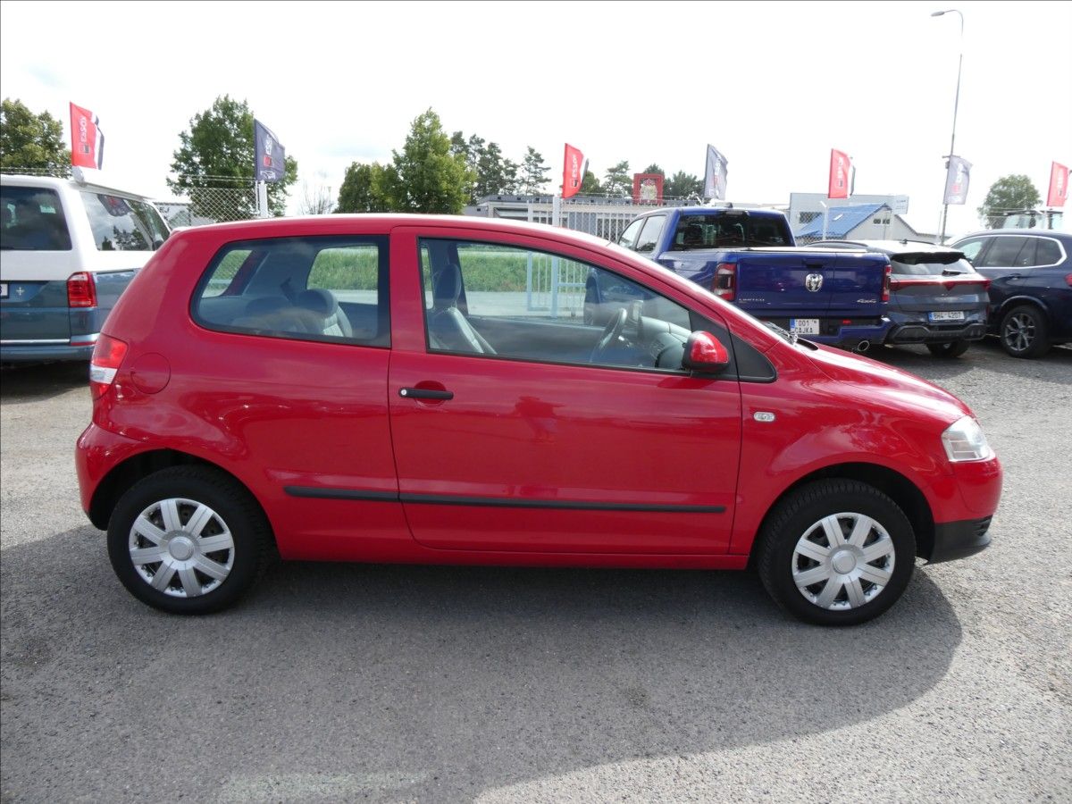 Volkswagen Fox, 1,2 HTP 2 x kola - fotka 2