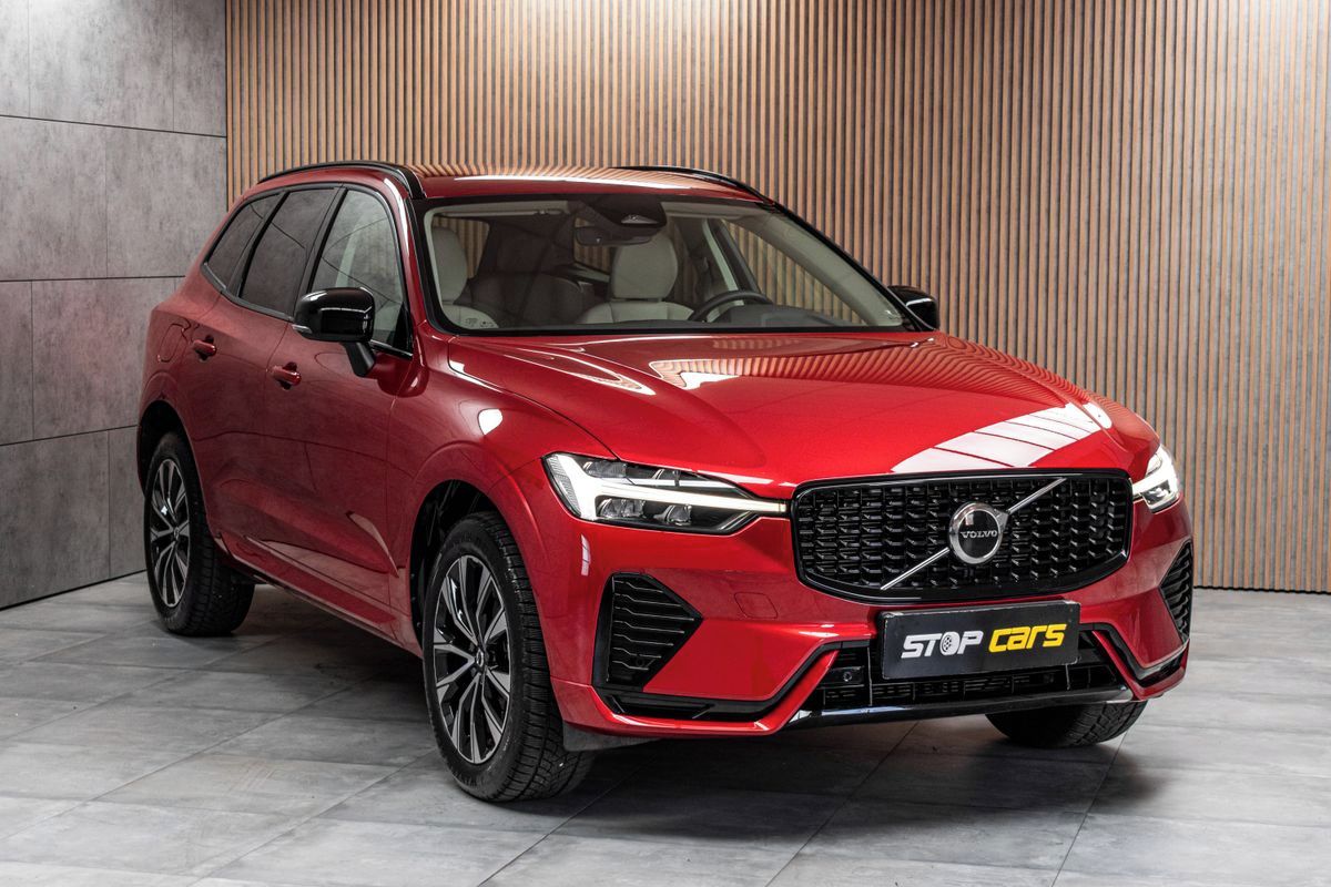 Volvo XC60, B5 184kW DARK PLUS*DPH*ČR 1.M* - fotka 3