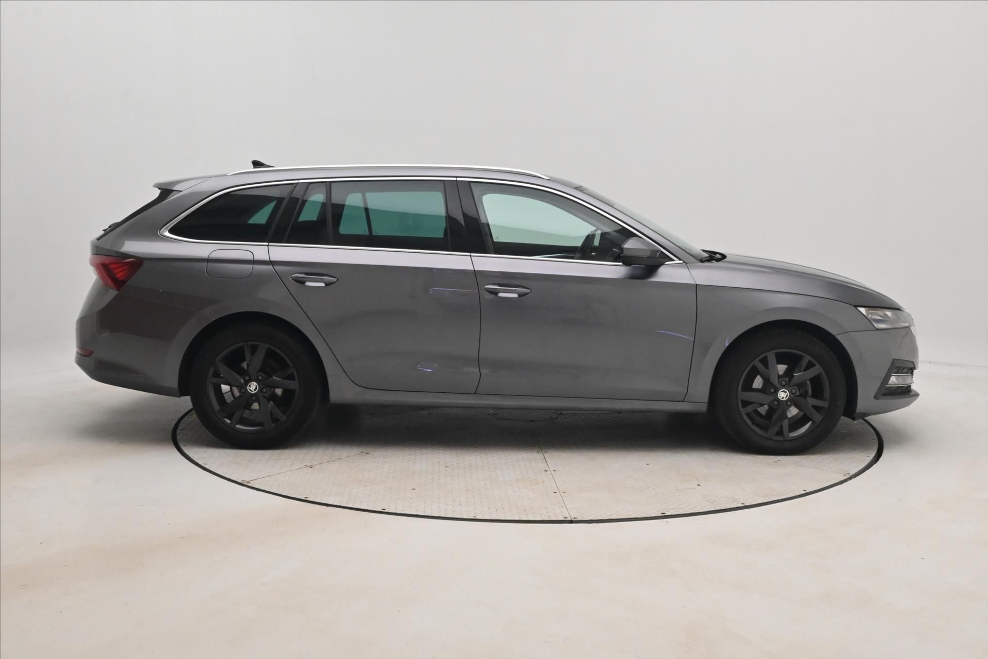 Škoda Octavia, 2,0 TDI 110kW DSG StyleTažné Z - fotka 4
