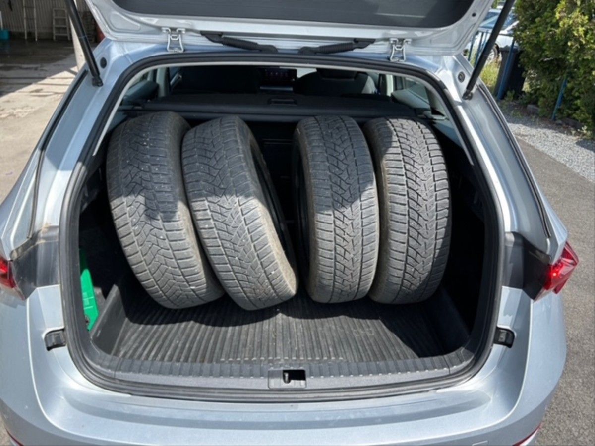 Škoda Octavia, 2,0 TDI 110 4x4 Ambition DSG - fotka 6