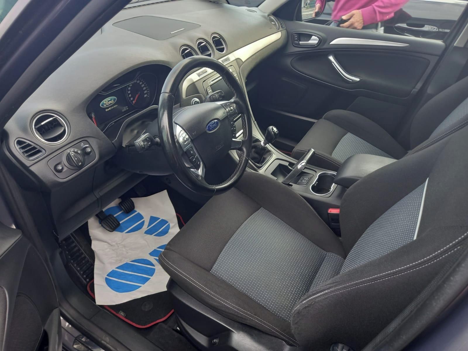 Ford S-MAX, 2.0 TDCi 120 kW, servisováno - fotka 3