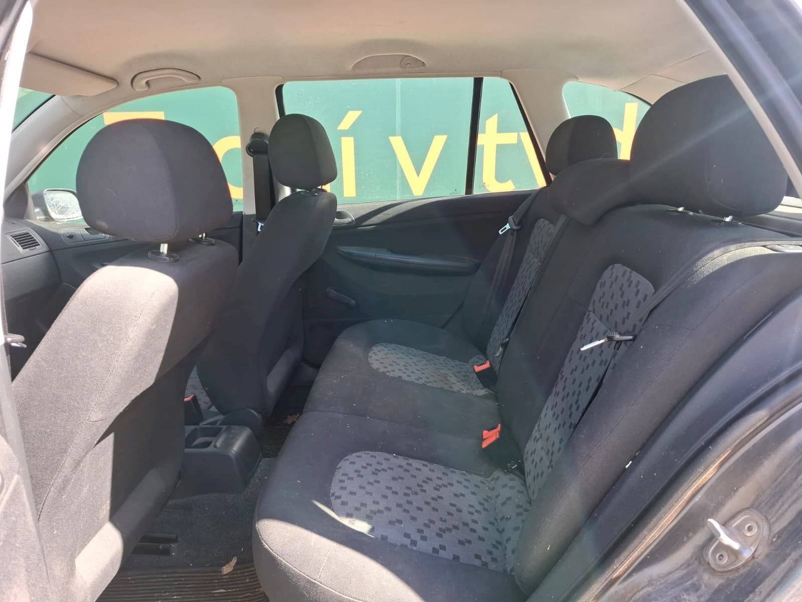 Škoda Fabia, CLASSIC 1,2 16V 47 kW KOMBI NO - fotka 6