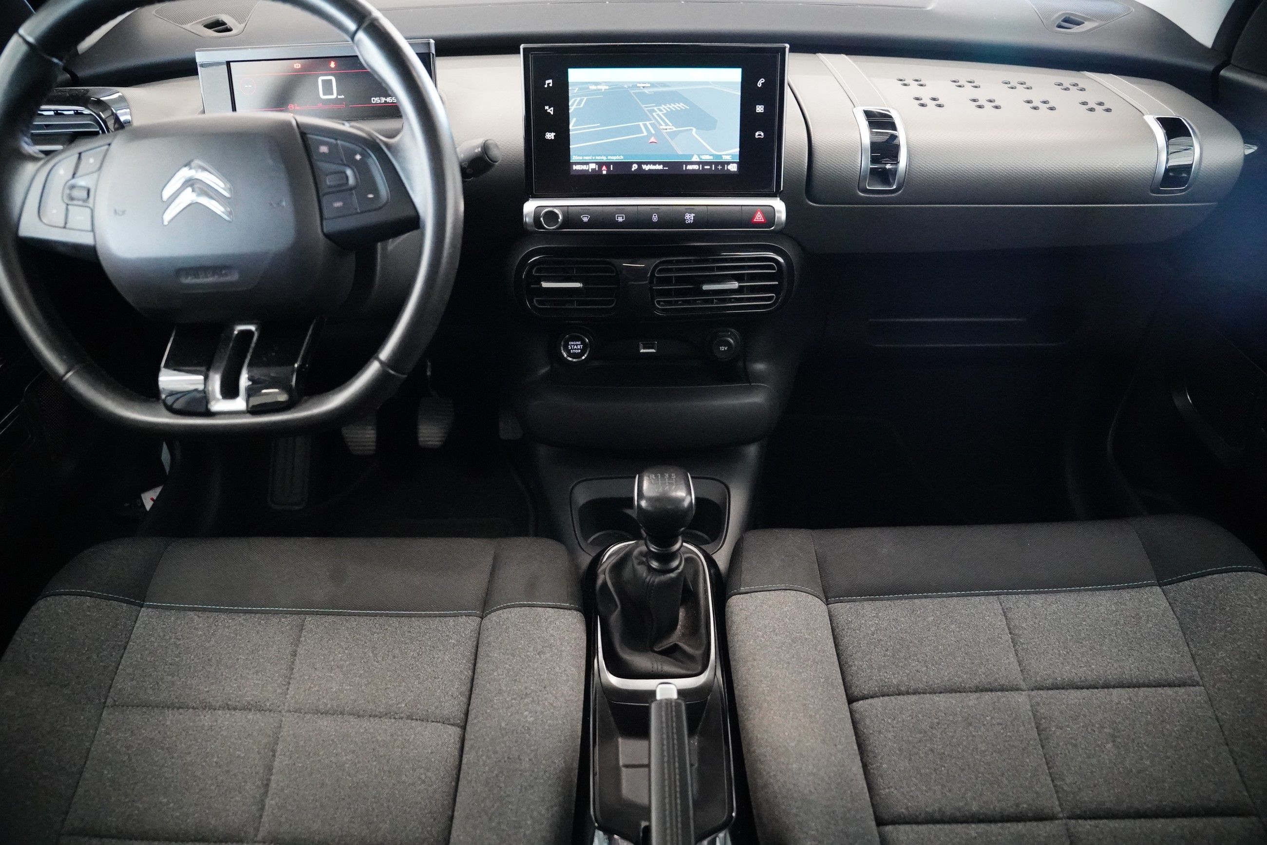 Citroën C4 Cactus, 1.2 PureTech 81 kW Shine - fotka 5