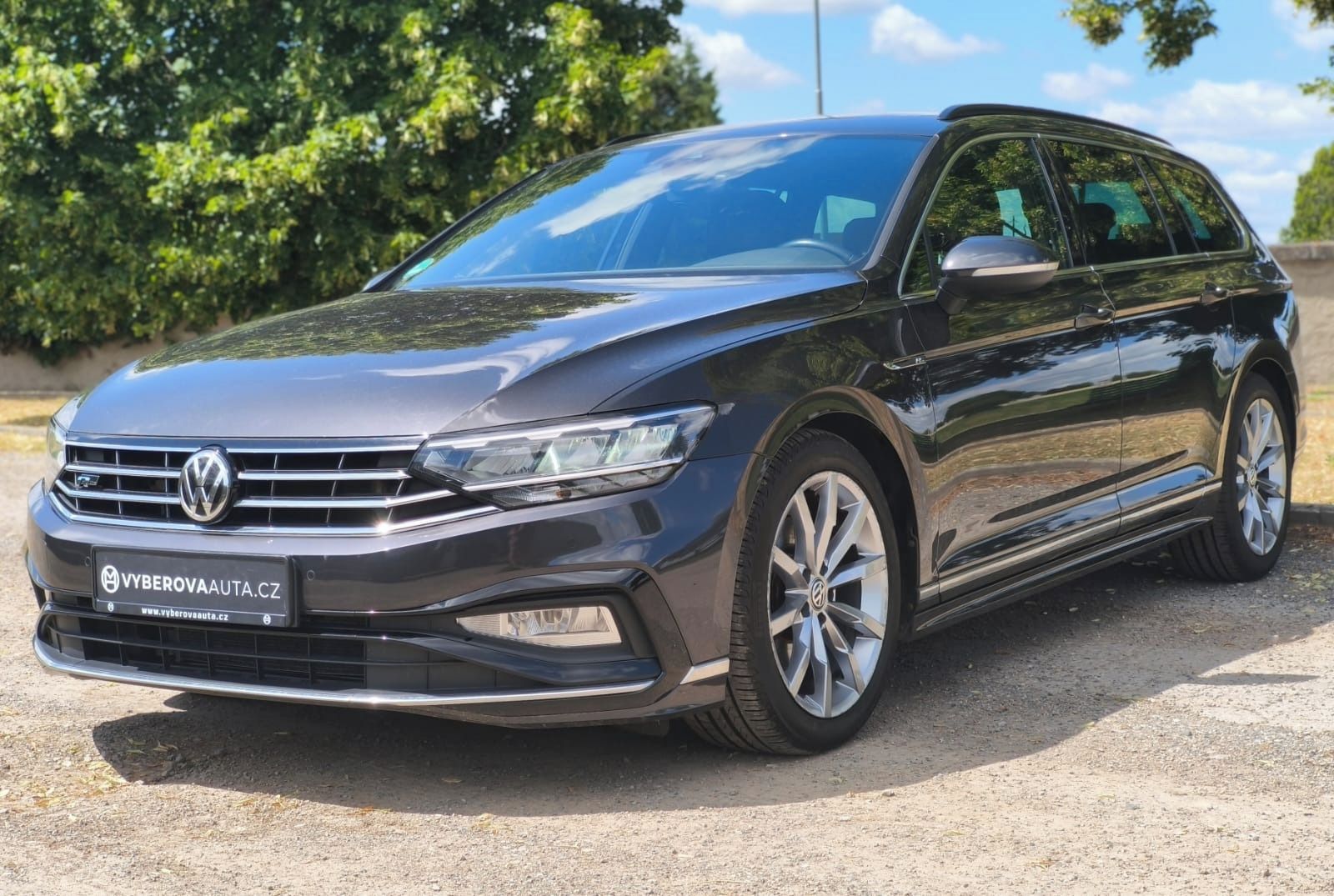 Volkswagen Passat, 2.0TDI 110kW R-line/ ACC/CAM - fotka 2