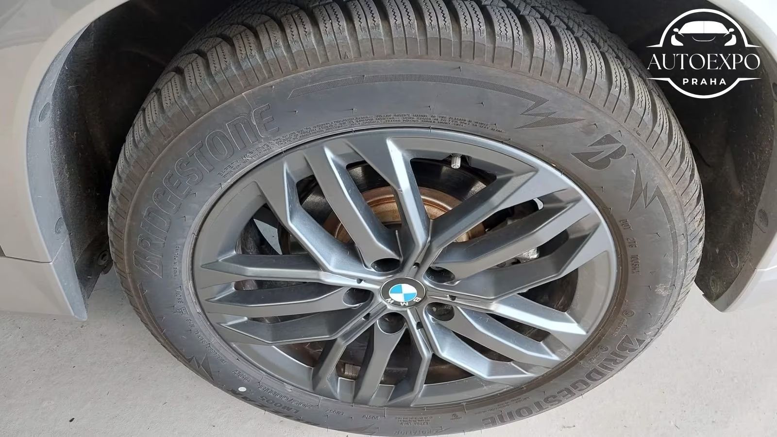 BMW iX1, 30 xDrive M Sport - fotka 5