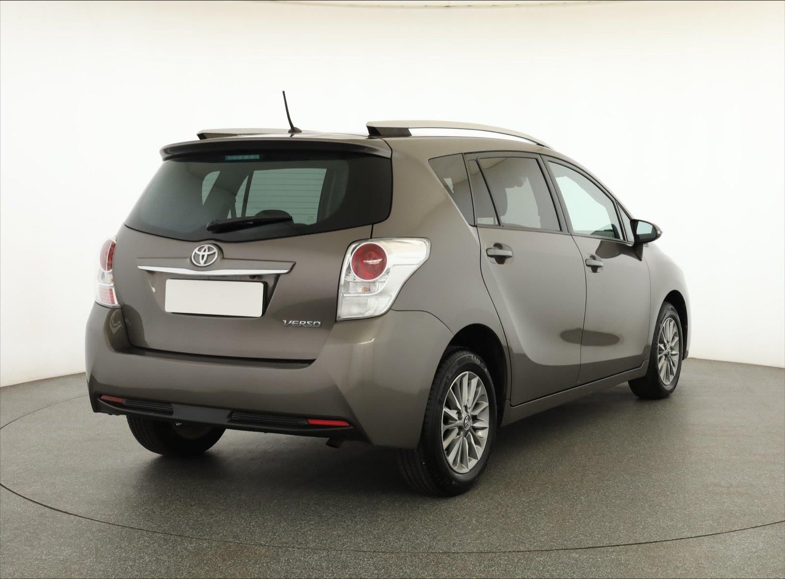 Toyota Verso, 1.8 Valvematic, Automat - fotka 5