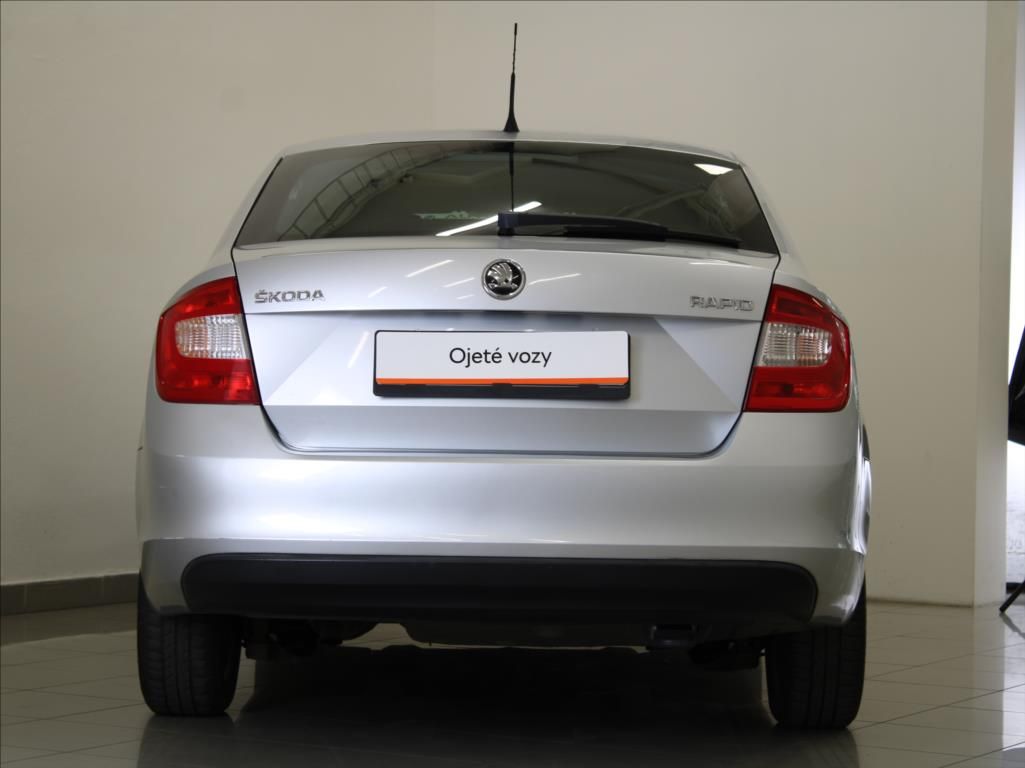 Škoda Rapid, 1,2 TSi 63kW Fresh 1.maj.ČR - fotka 4