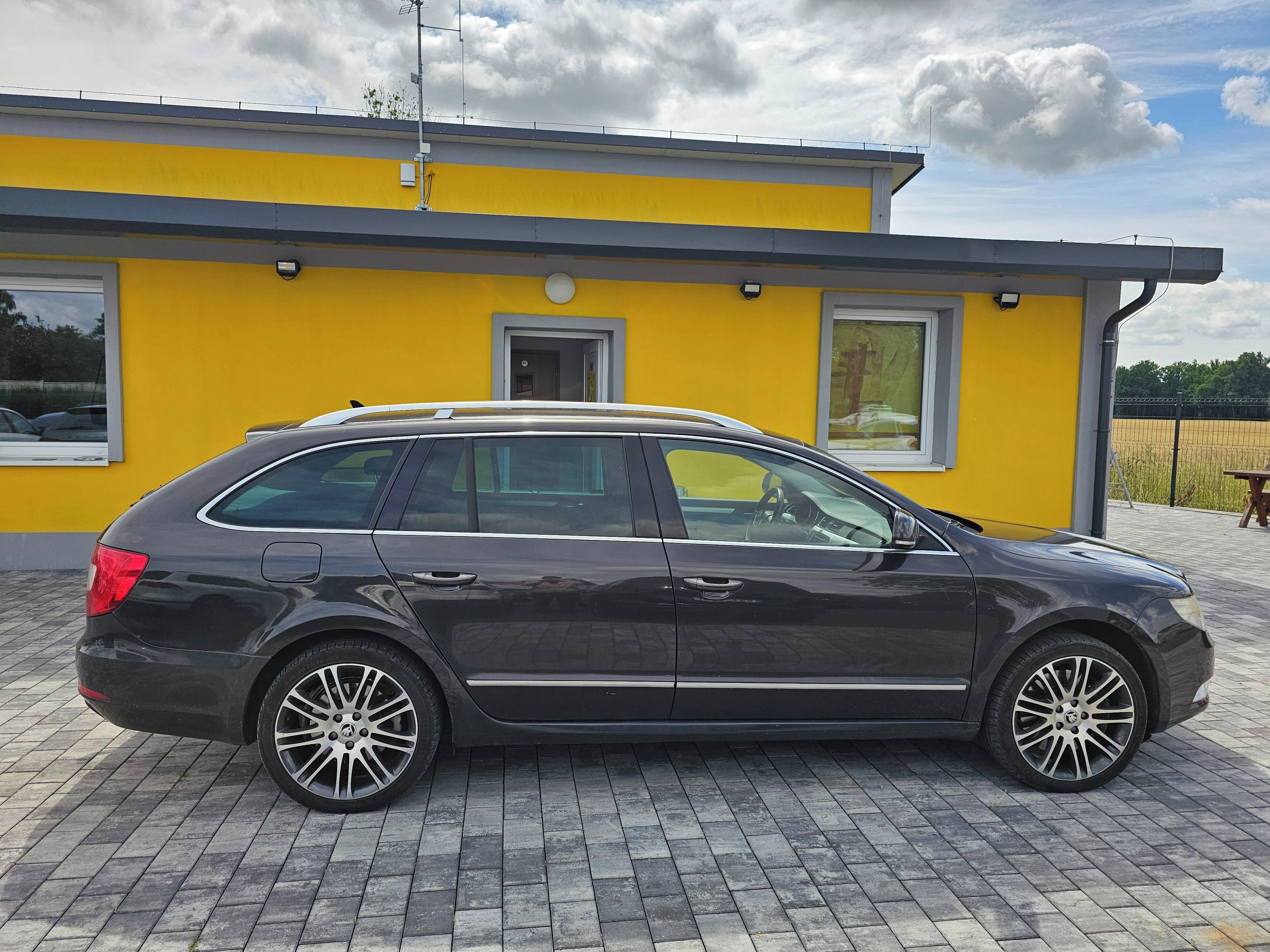 Škoda Superb, 3.6 FSI 4x4 DSG TAŽNÉ ZAŘÍZENÍ - fotka 6