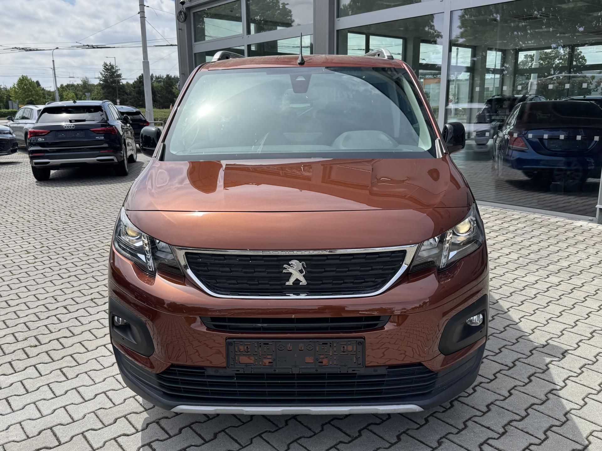 Peugeot Rifter, 1,2 Aut. Allure Pack 7.Míst L2 - fotka 2