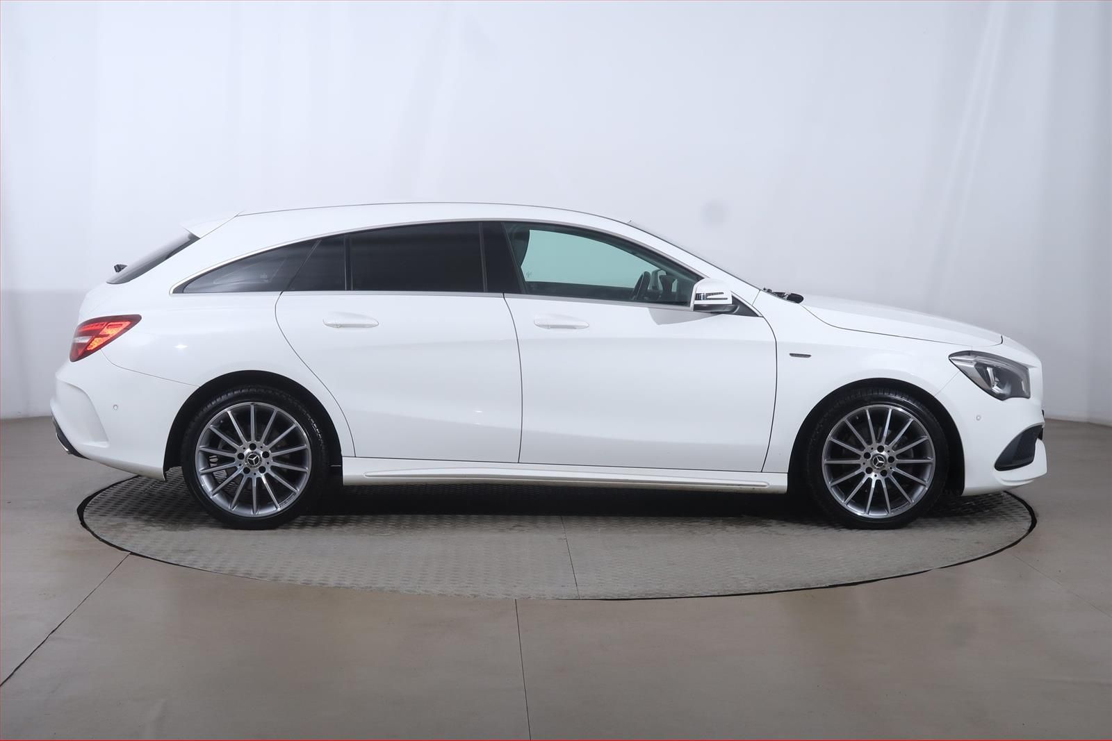 Mercedes-Benz CLA, 200 CDI, AMG Paket, Automat - fotka 6