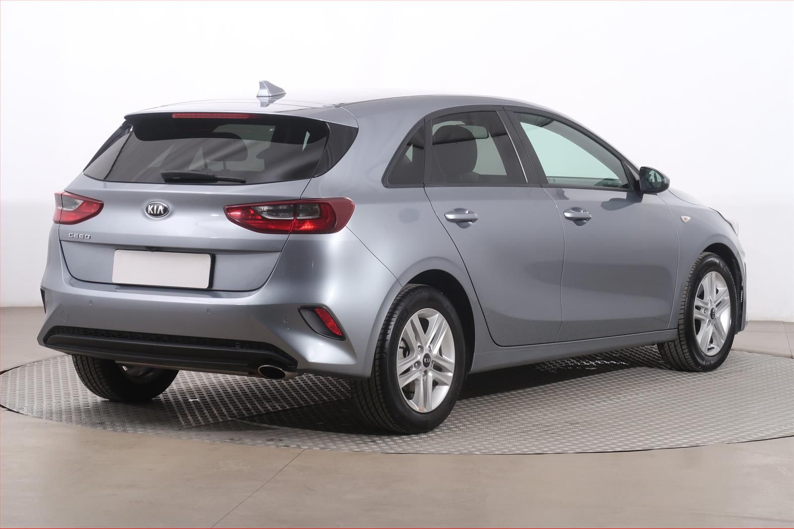 Kia Cee´d, 1.0 T-GDI, Silver, Serv.kniha - fotka 5