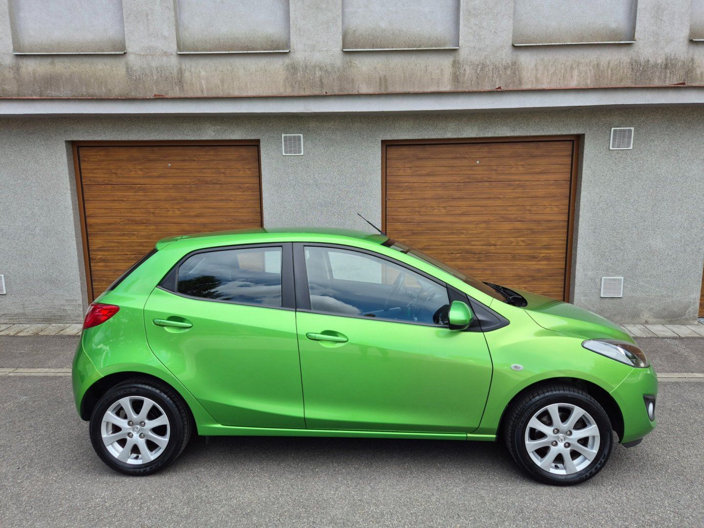 Mazda 2, 1.3 16V 55kW MZR klima - fotka 2