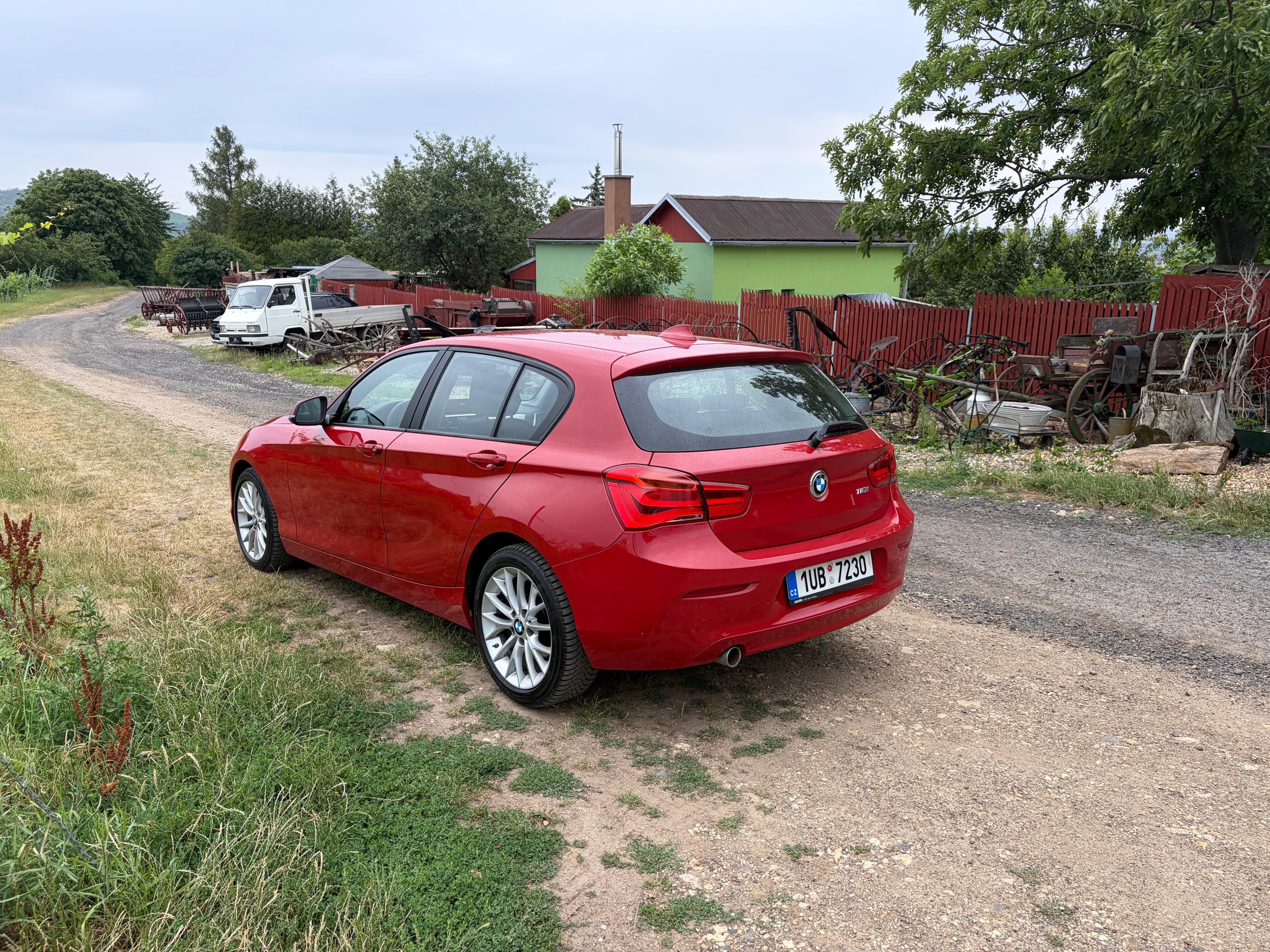BMW Řada 1, 118i r.v.2018 1,5 benzin - fotka 3