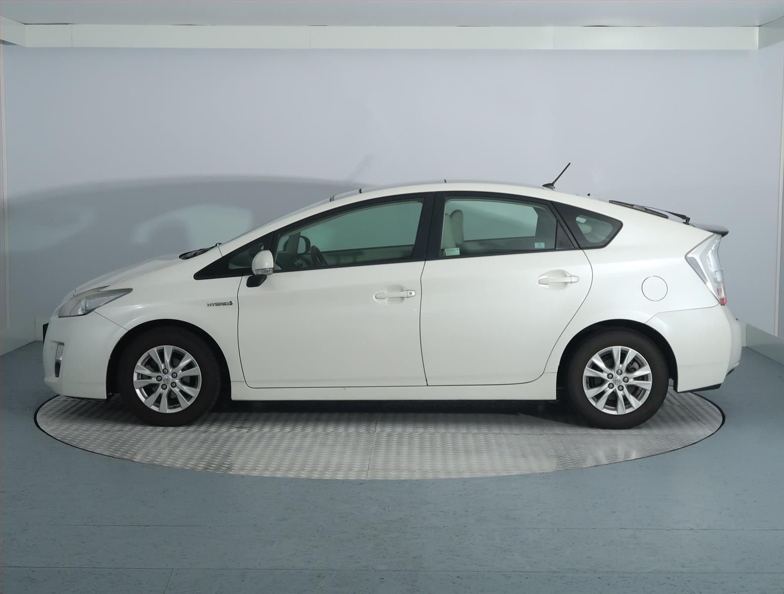 Toyota Prius, 1.8 VVT-i HSD, Automat - fotka 3