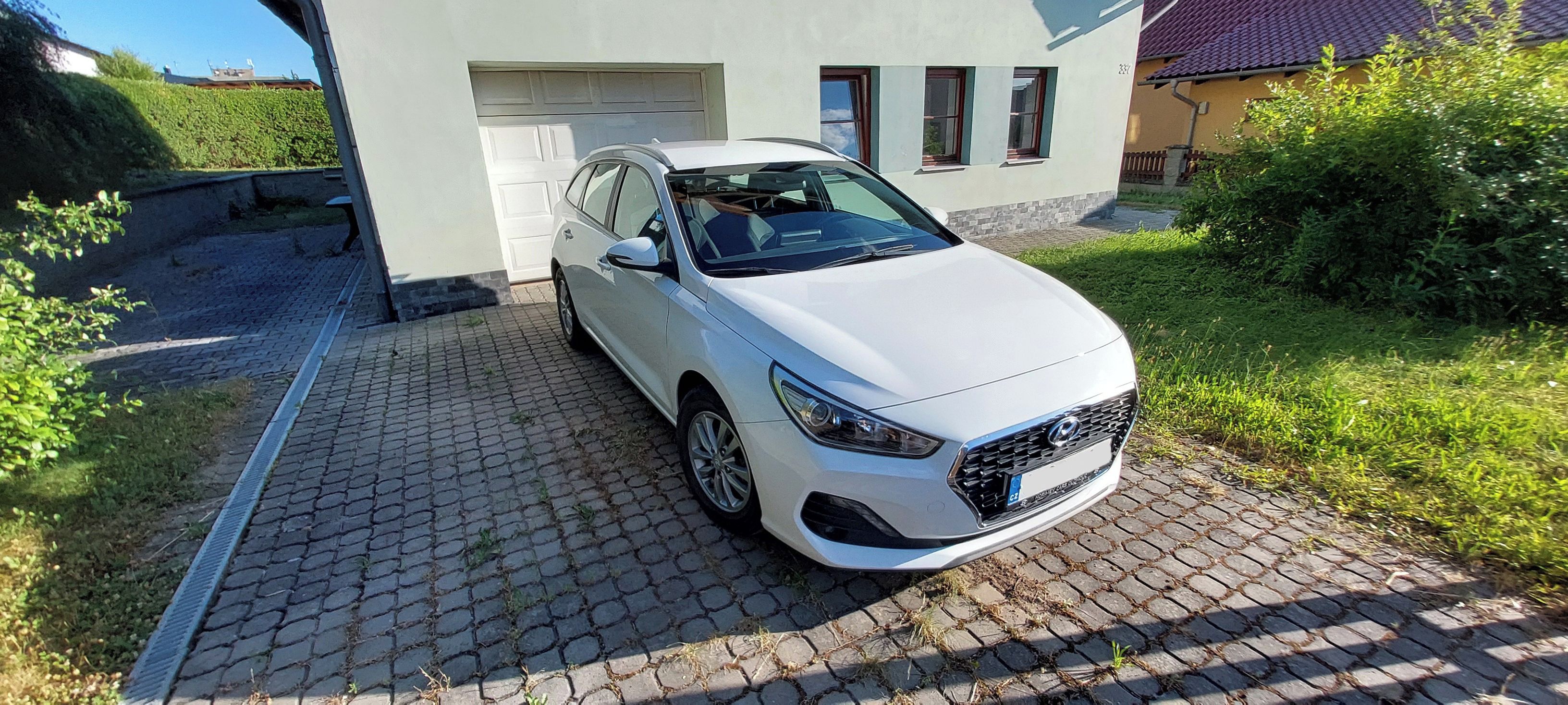 Hyundai i30, kombi 1.6 CRDi 85Kw,STK 4/2028 - fotka 2