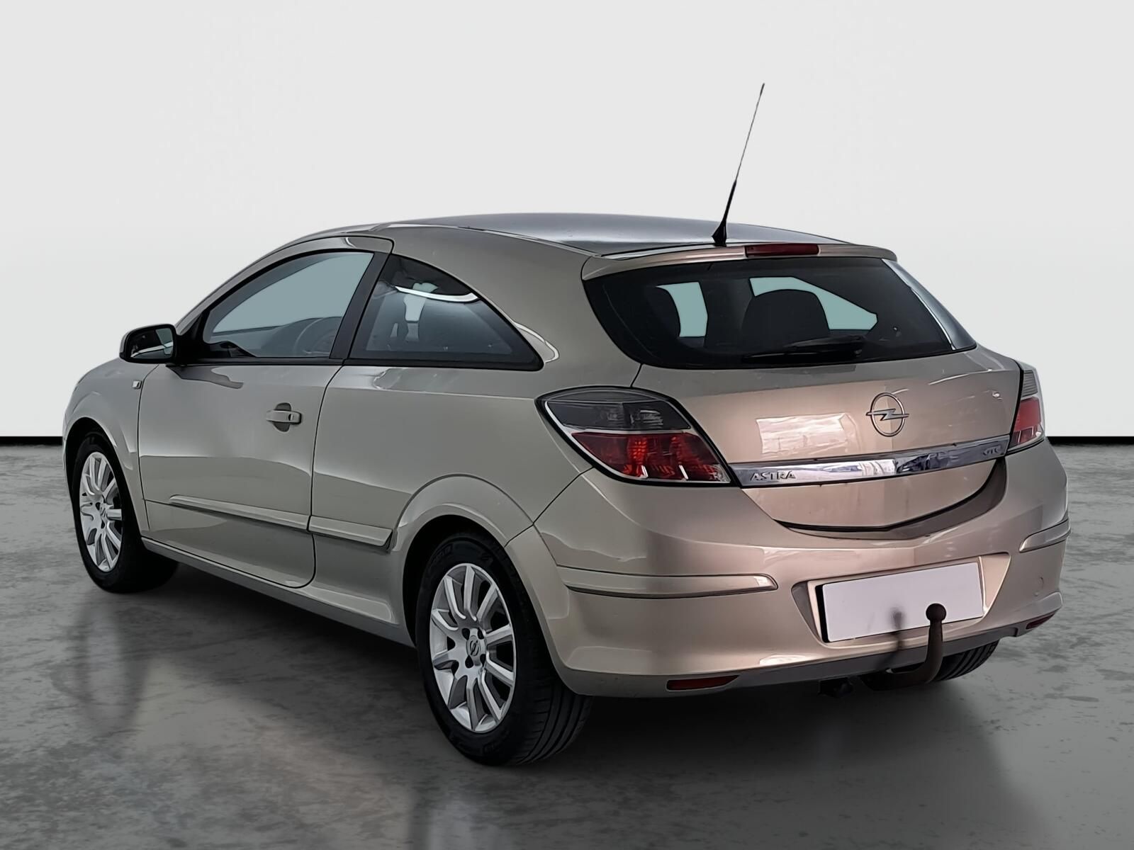 Opel Astra, 1.6 16V, Tažné - fotka 4