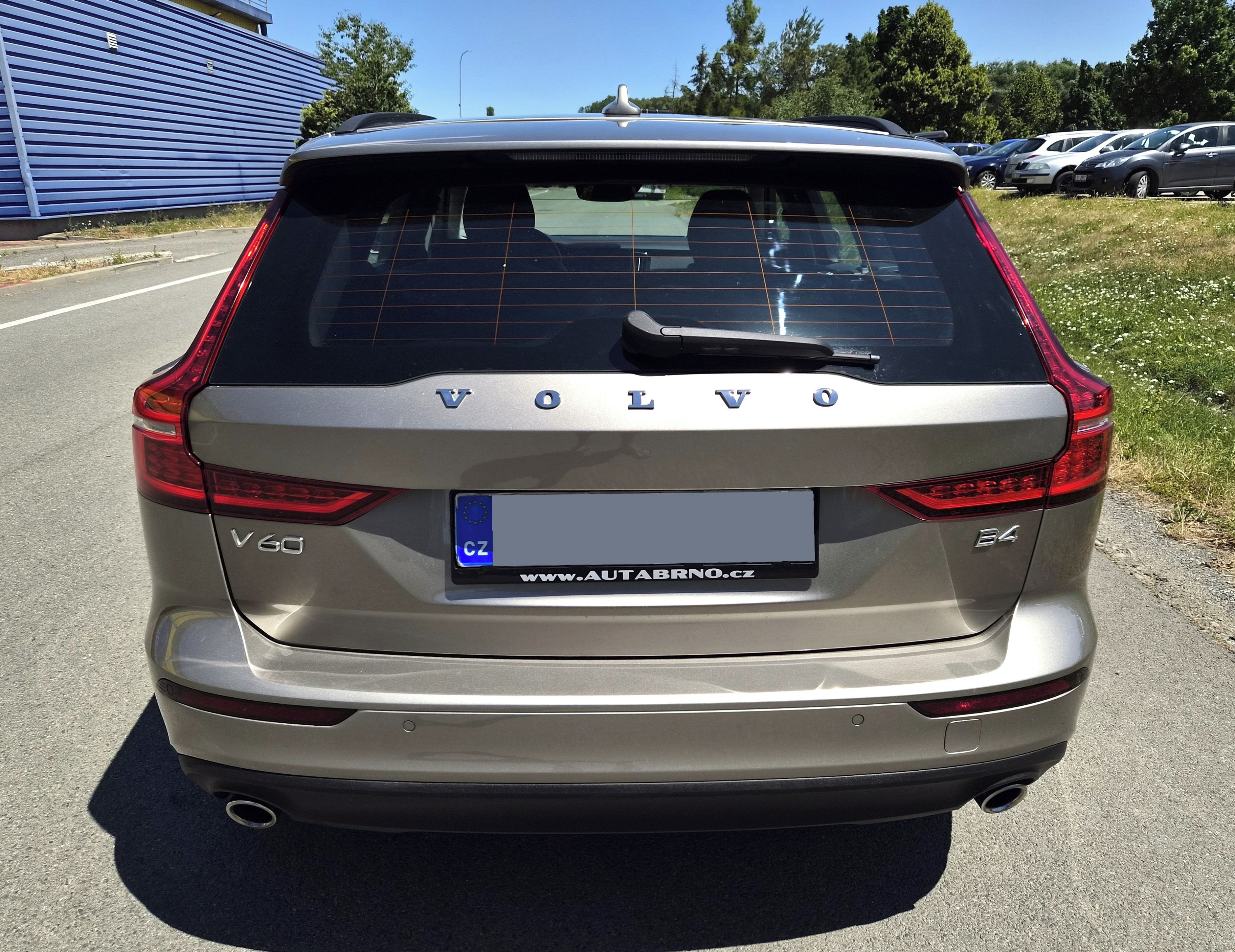 Volvo V60, 2.0B4 R 2022 1.MAJITEL LED DPH - fotka 6