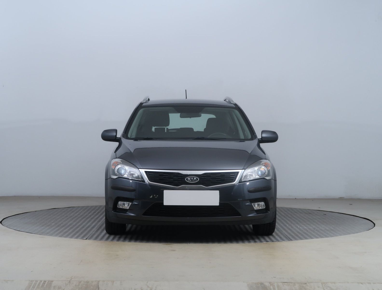 Kia Cee´d, 1.4 CVVT, EX, ČR,1.maj - fotka 2