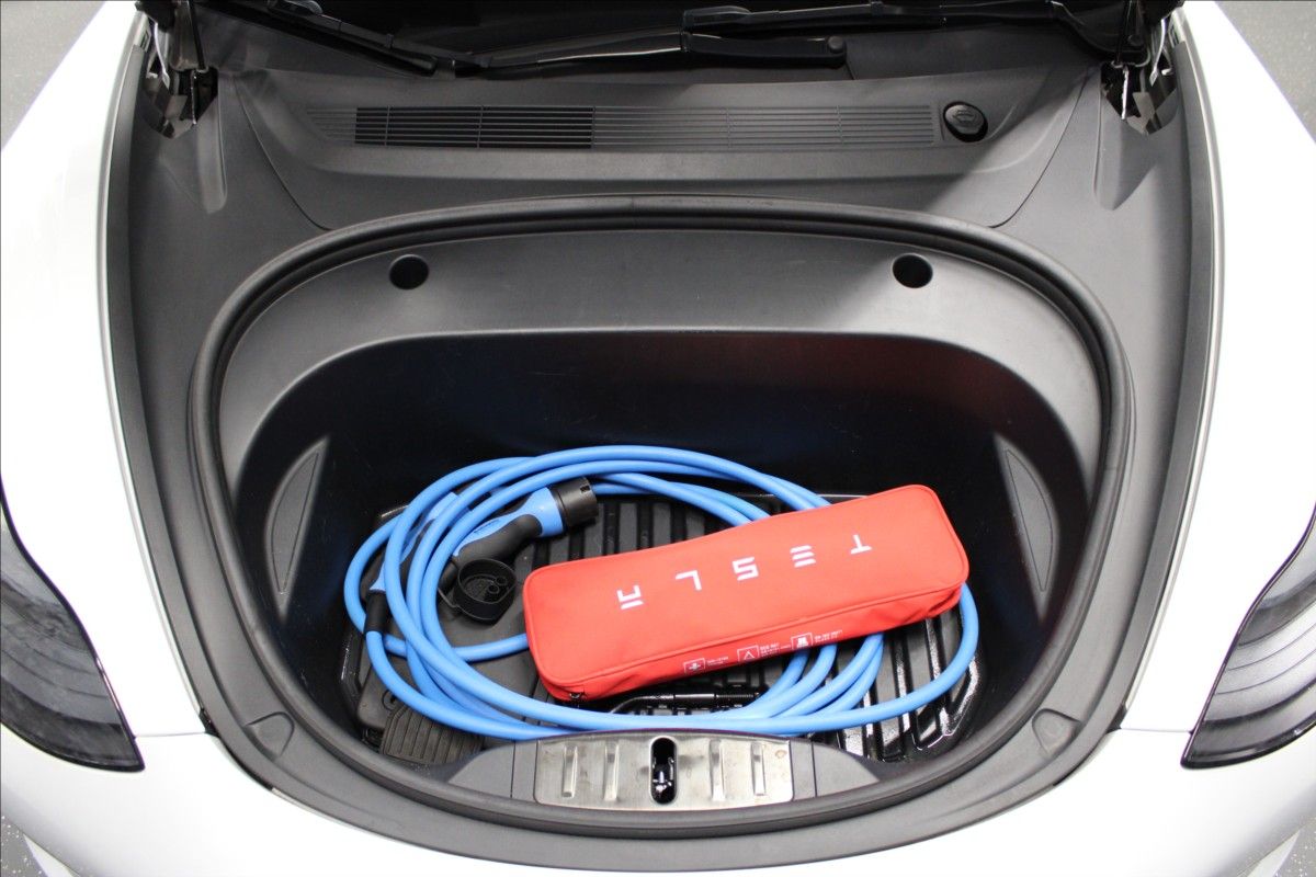 Tesla Model 3, Standard Plus - fotka 6