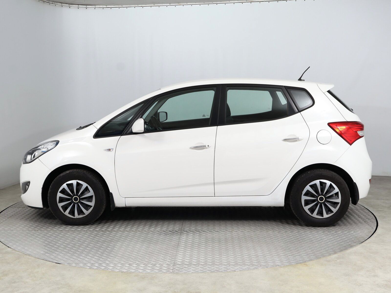 Hyundai ix20, 1.4 CRDi, Serv.kniha - fotka 3