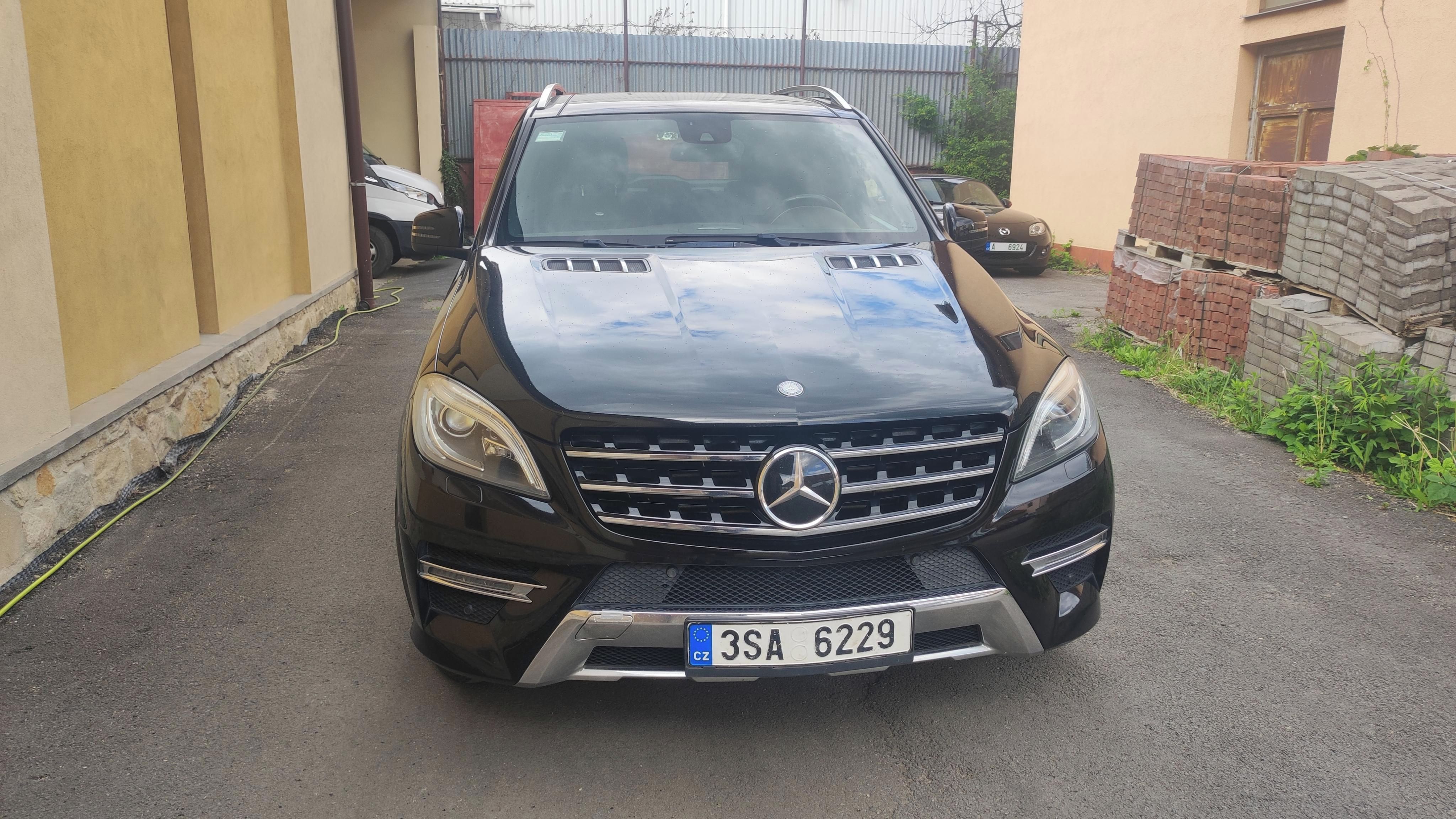 Mercedes-Benz ML, ML350 - 4MATIC, PANO, taž. - fotka 3
