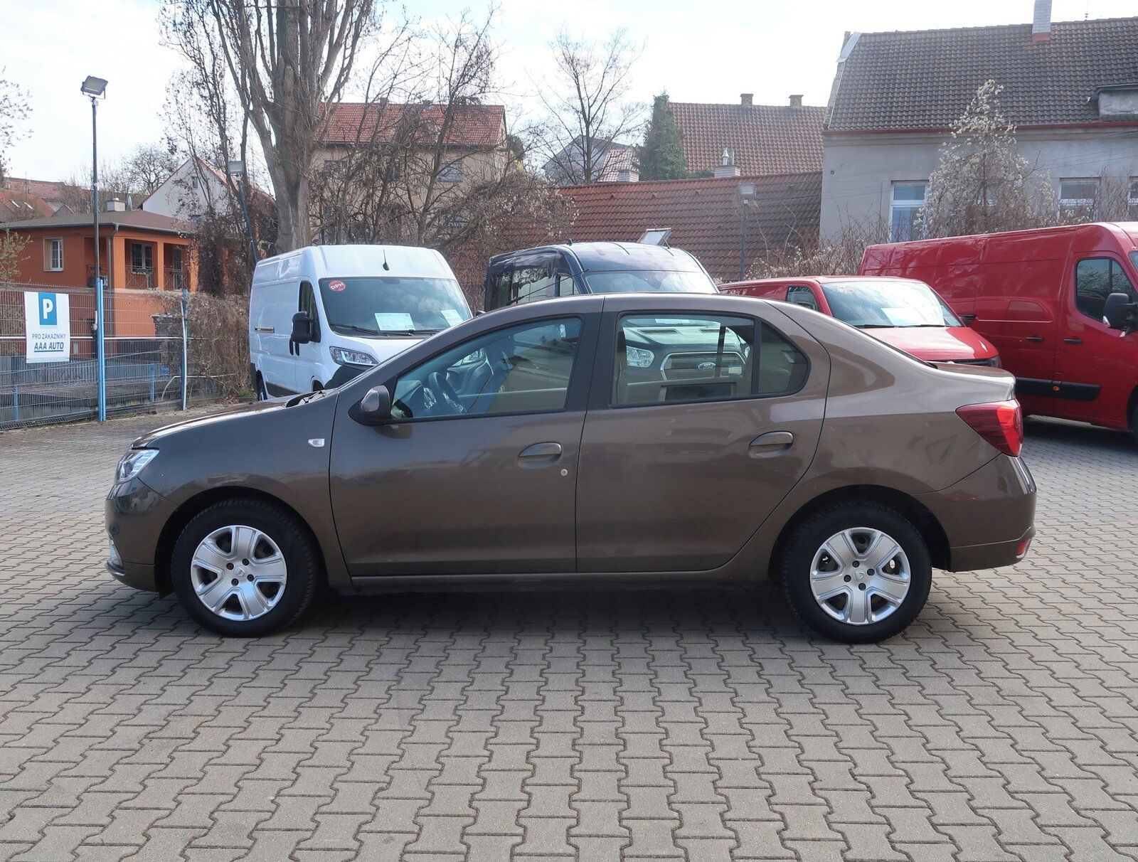 Dacia Logan, 1.0 SCe, ČR,1.maj, Klima - fotka 3