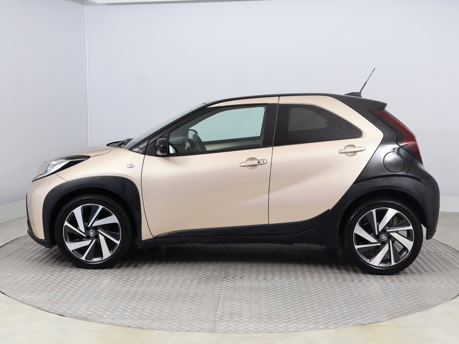 Toyota Aygo, 1.0, ČR,1.maj, Serv.kniha - fotka 3