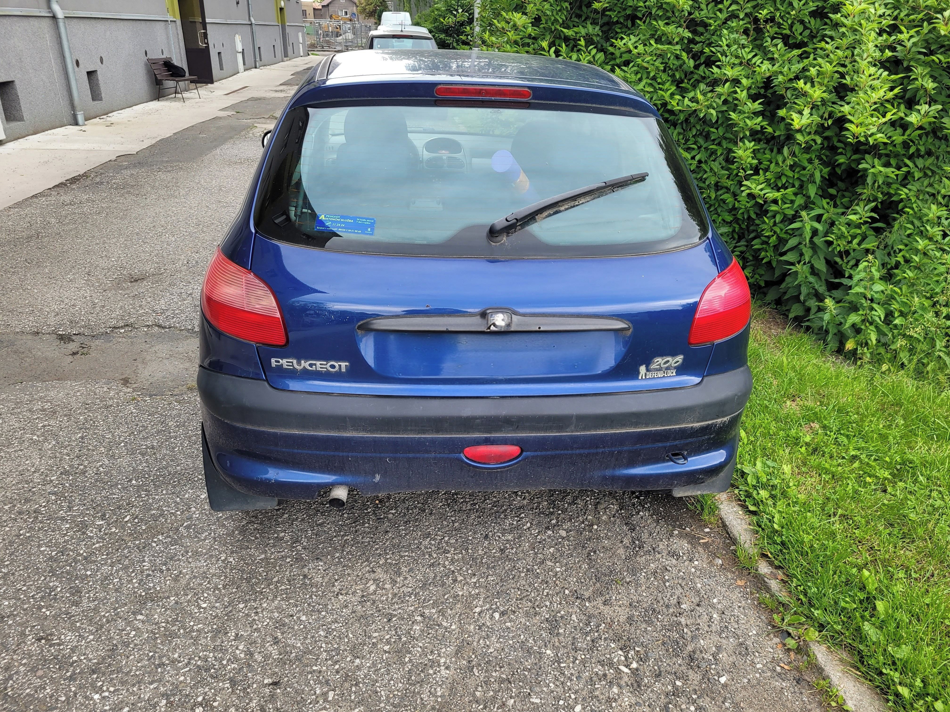Peugeot 206, 1.4 top stav, čerstvě po servi - fotka 4