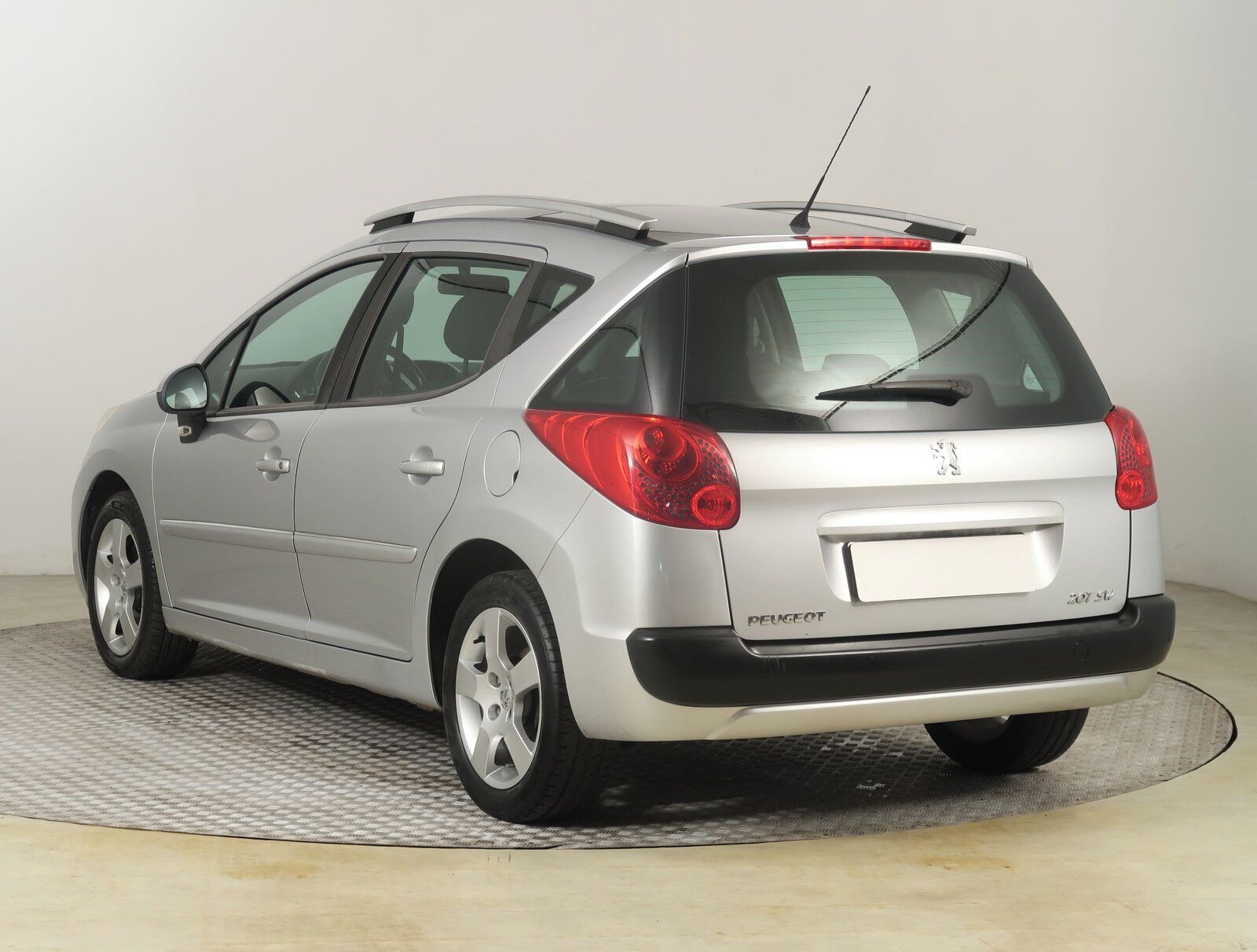 Peugeot 207, 1.6 HDi, po STK, jezdí výborně - fotka 4