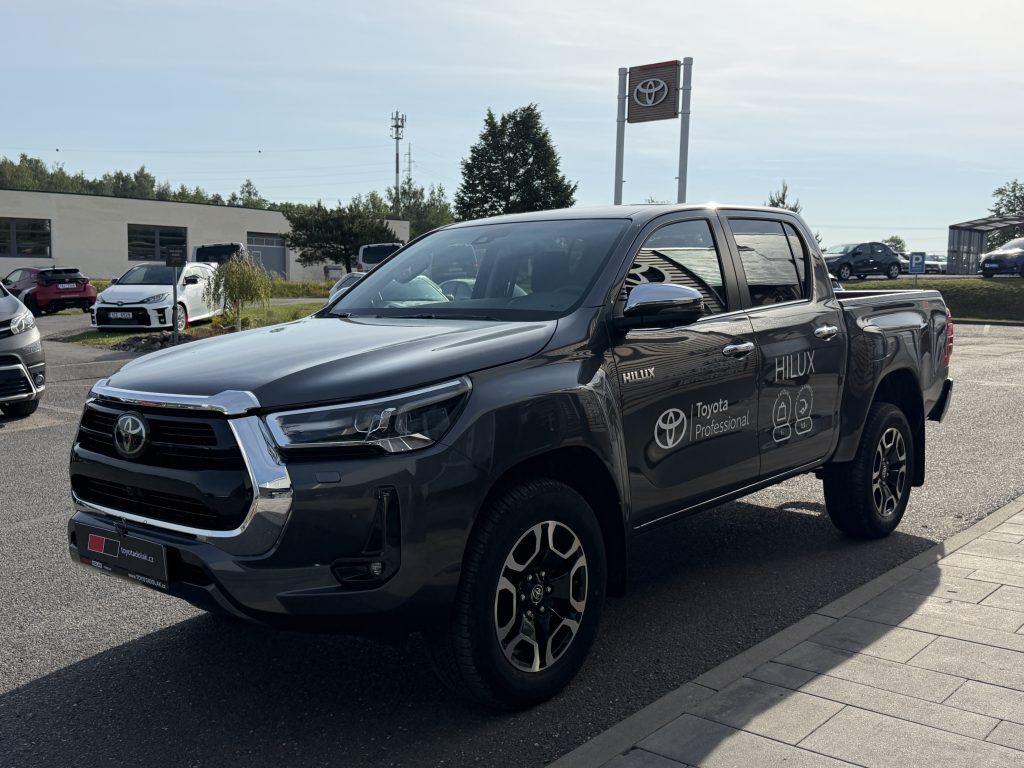 Toyota Hilux, 2.8D, Executive, DPH, 8tis km - fotka 2