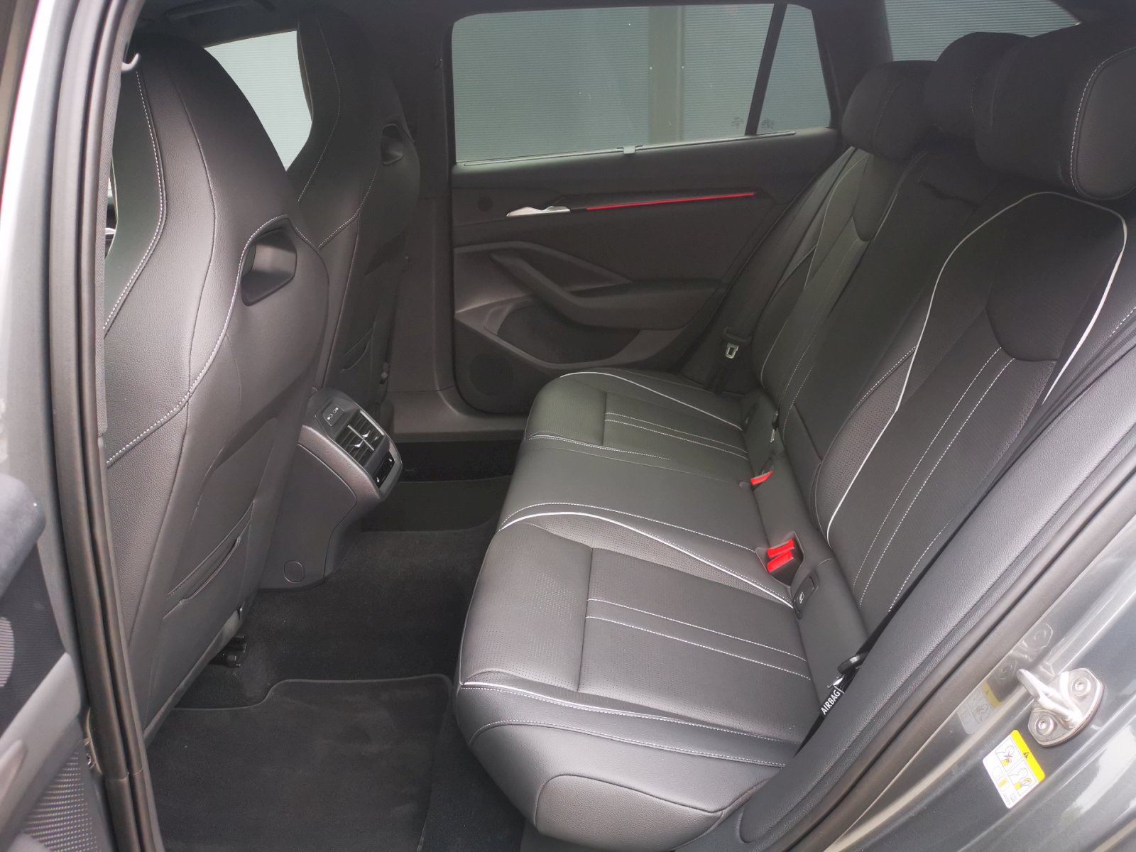 Škoda Superb, 2.0 TDI 142kW 4x4 Sportline Co - fotka 4