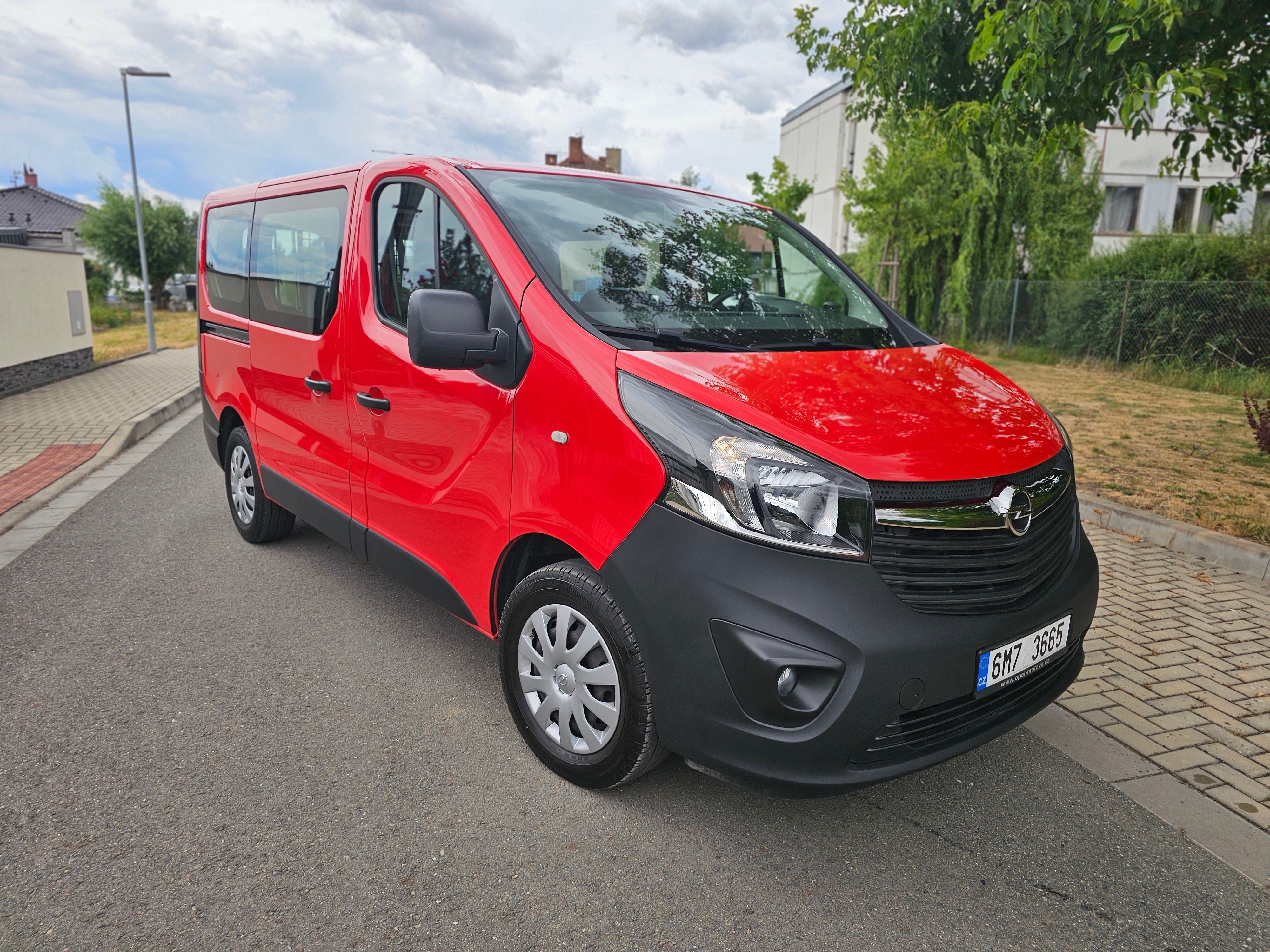 Opel Vivaro, Opel Vivaro 1,6  Cdi 6 míst - fotka 2