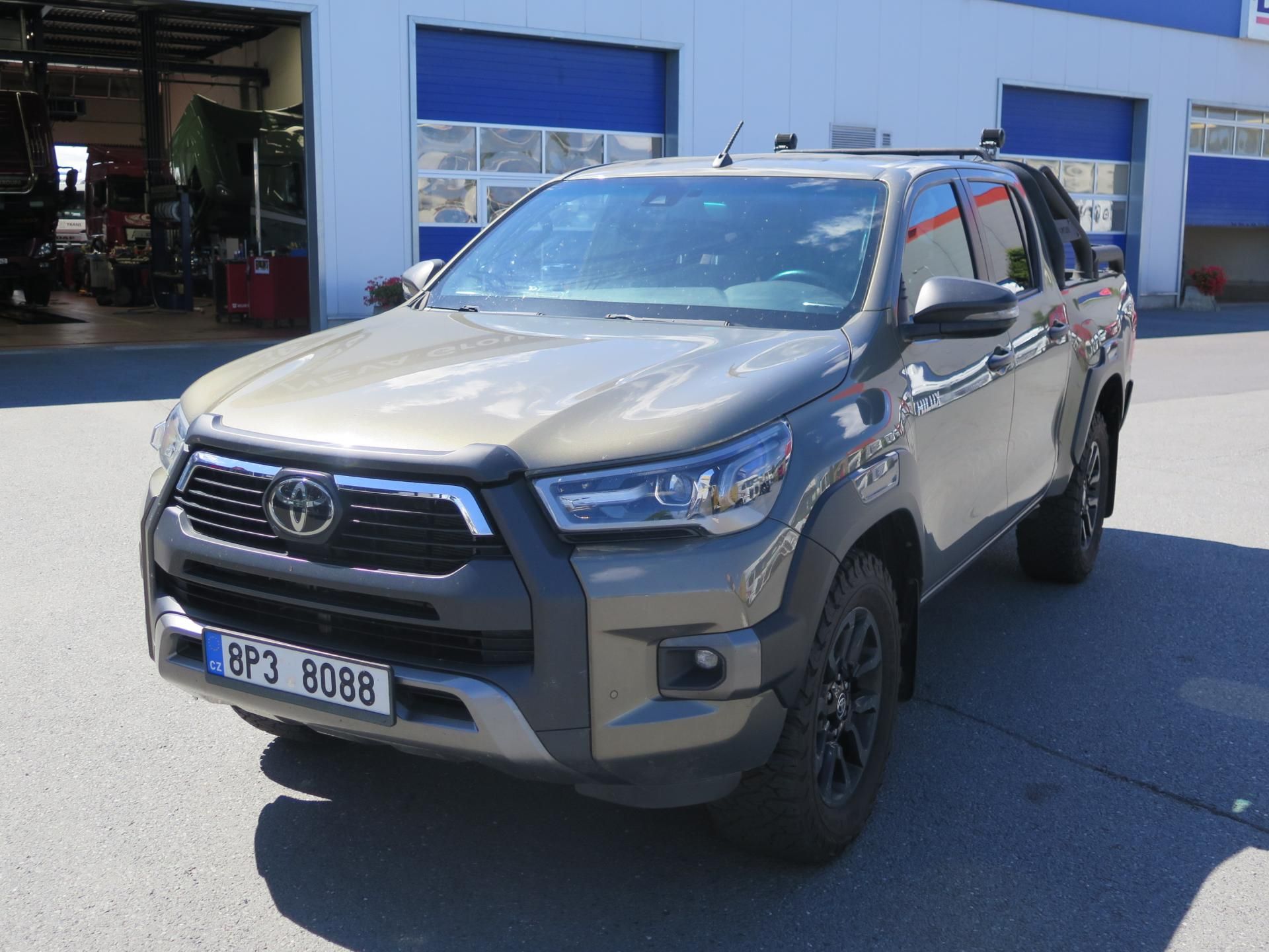 Toyota Hilux, INVINCIBLE Aut.