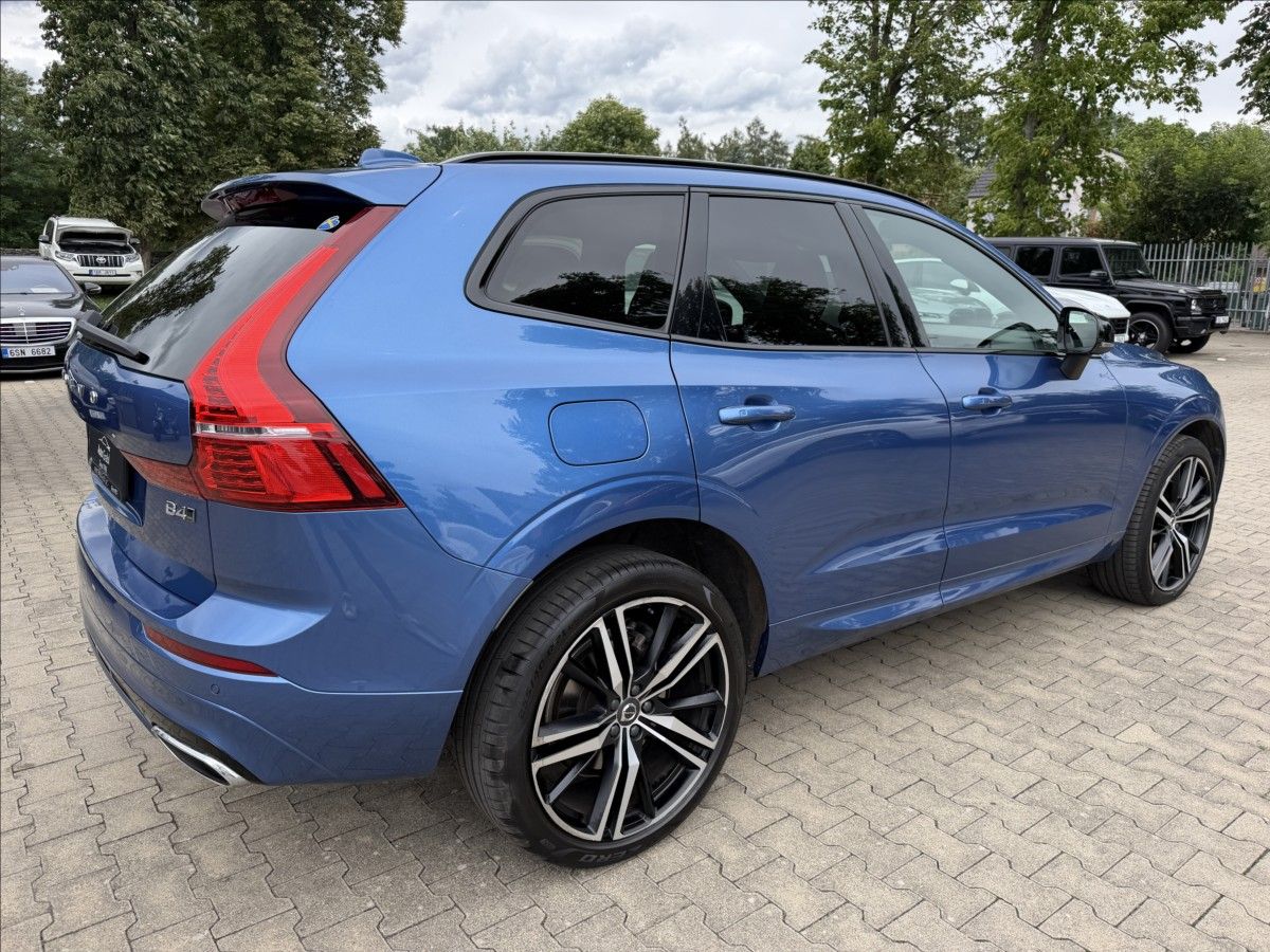 Volvo XC60, B4 2.0d 4X4 R-Design - fotka 5