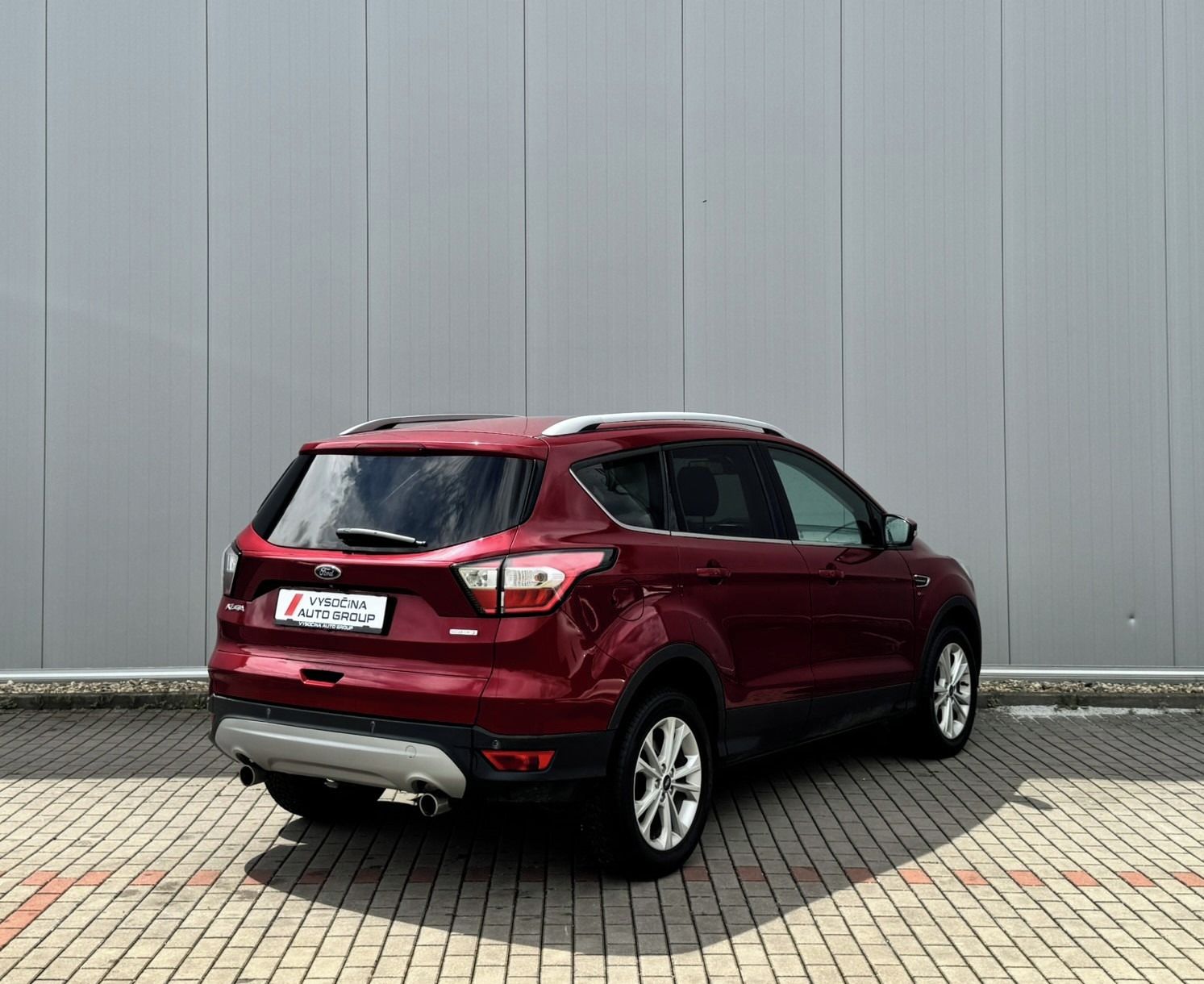 Ford Kuga, 1.5 EB 110kW M6 TITANIUM - fotka 4