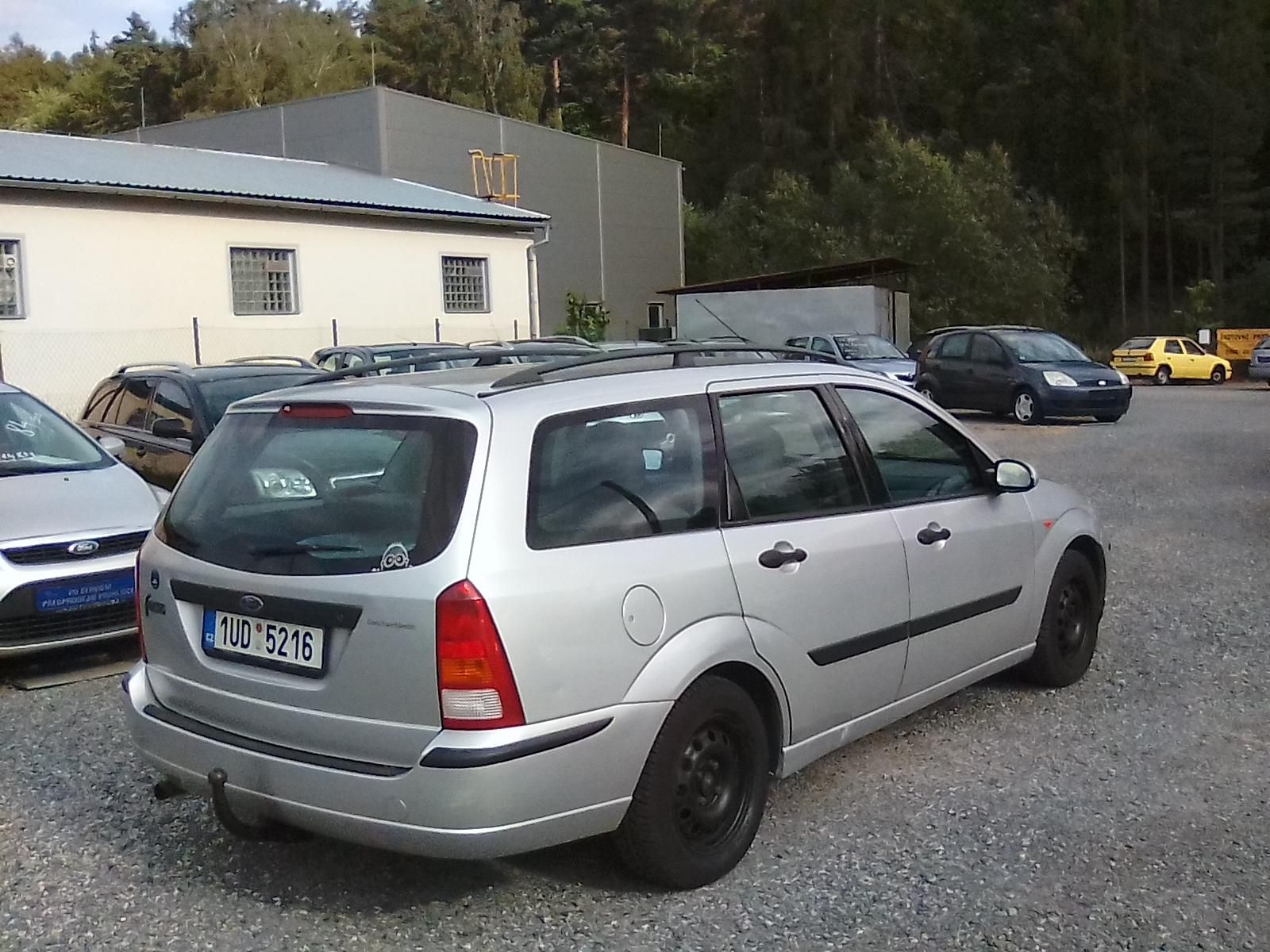 Ford Focus, 1.6i 16V závěs, kola navíc - fotka 5