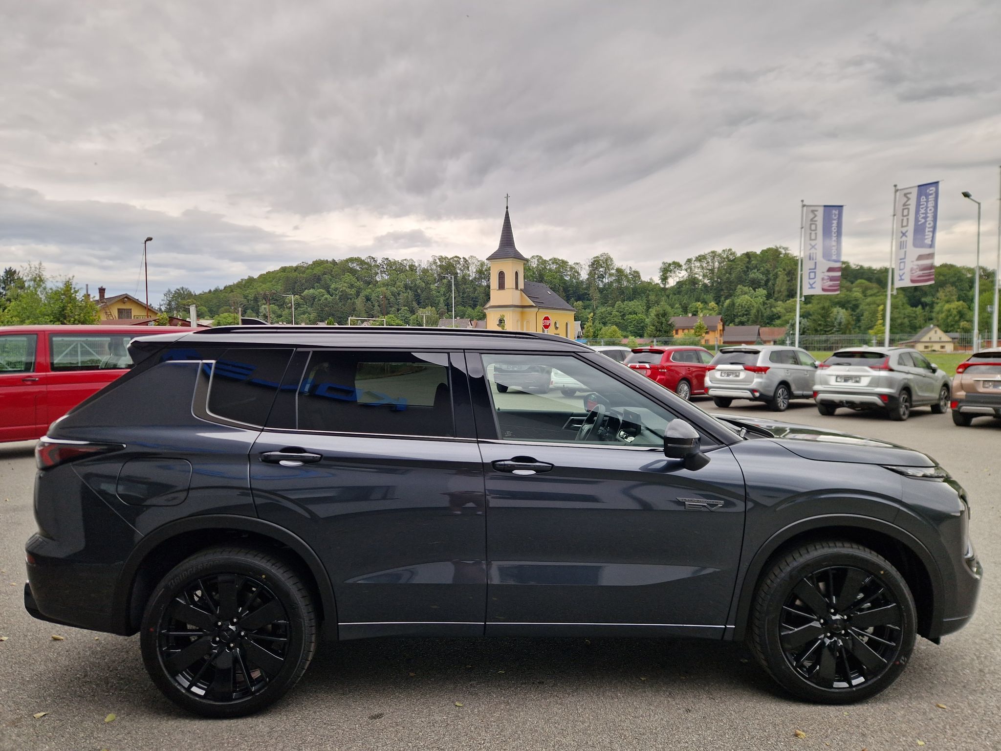Mitsubishi Outlander, 2.4 PHEV 4x4 Back Edition,nový - fotka 6