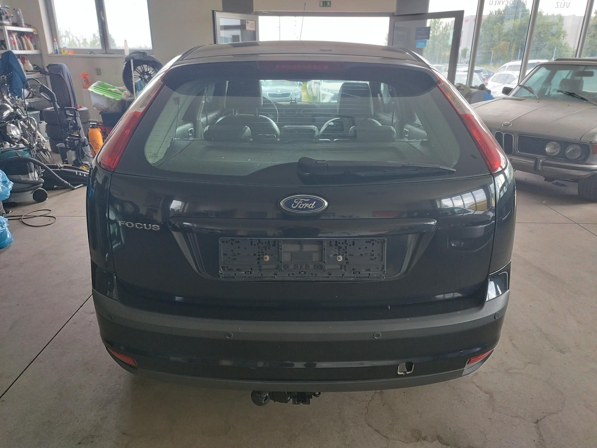 Ford Focus, 2,0i,107KW,AUTOMAT,XEN,ALU,NAV - fotka 6