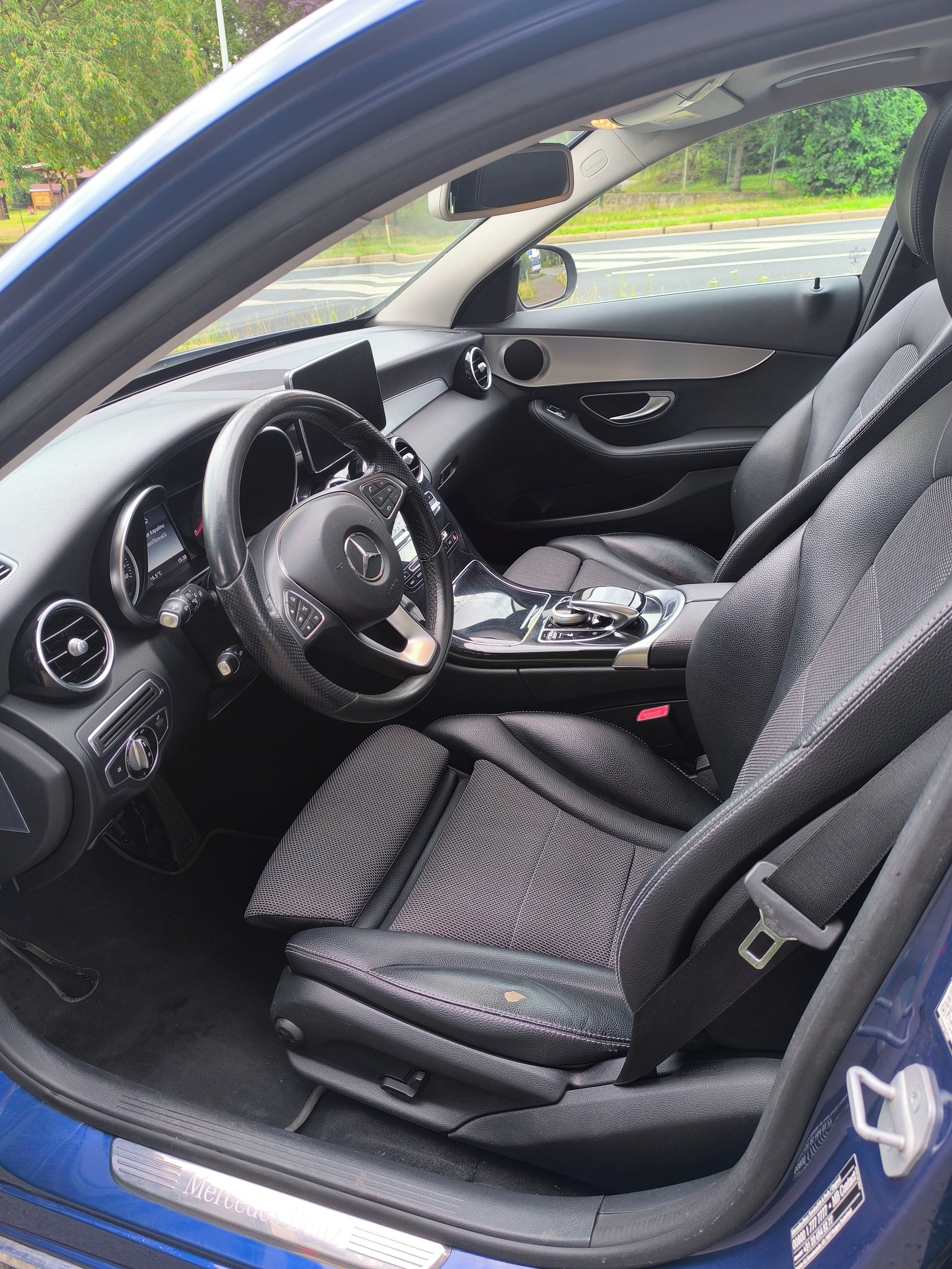 Mercedes-Benz Třídy C, C250d - fotka 5
