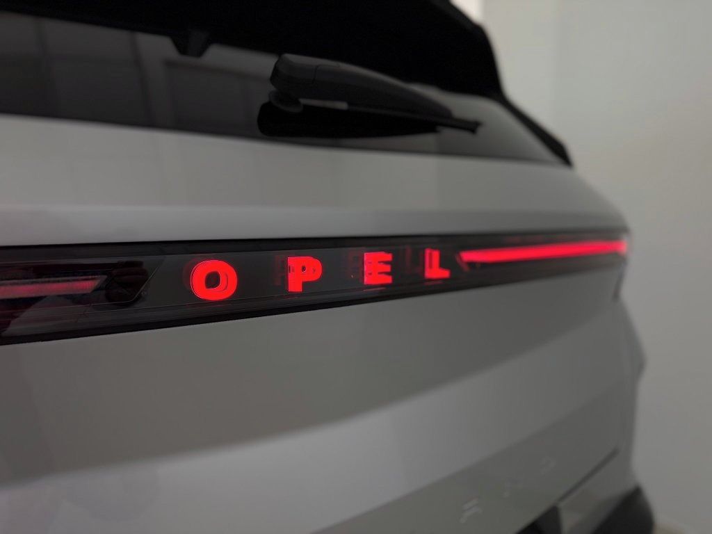 Opel Grandland, Ultimate Hybrid 107 kW!! - fotka 6