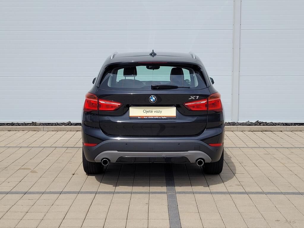 BMW X1, 2.0 140 kW - fotka 6