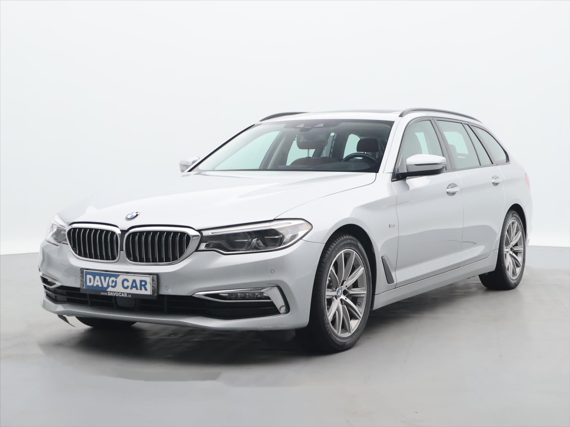 BMW Řada 5, 2,0 530i xDrive Luxury Line - fotka 3